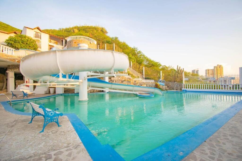 Casa Con Piscina Grupos Holiday home