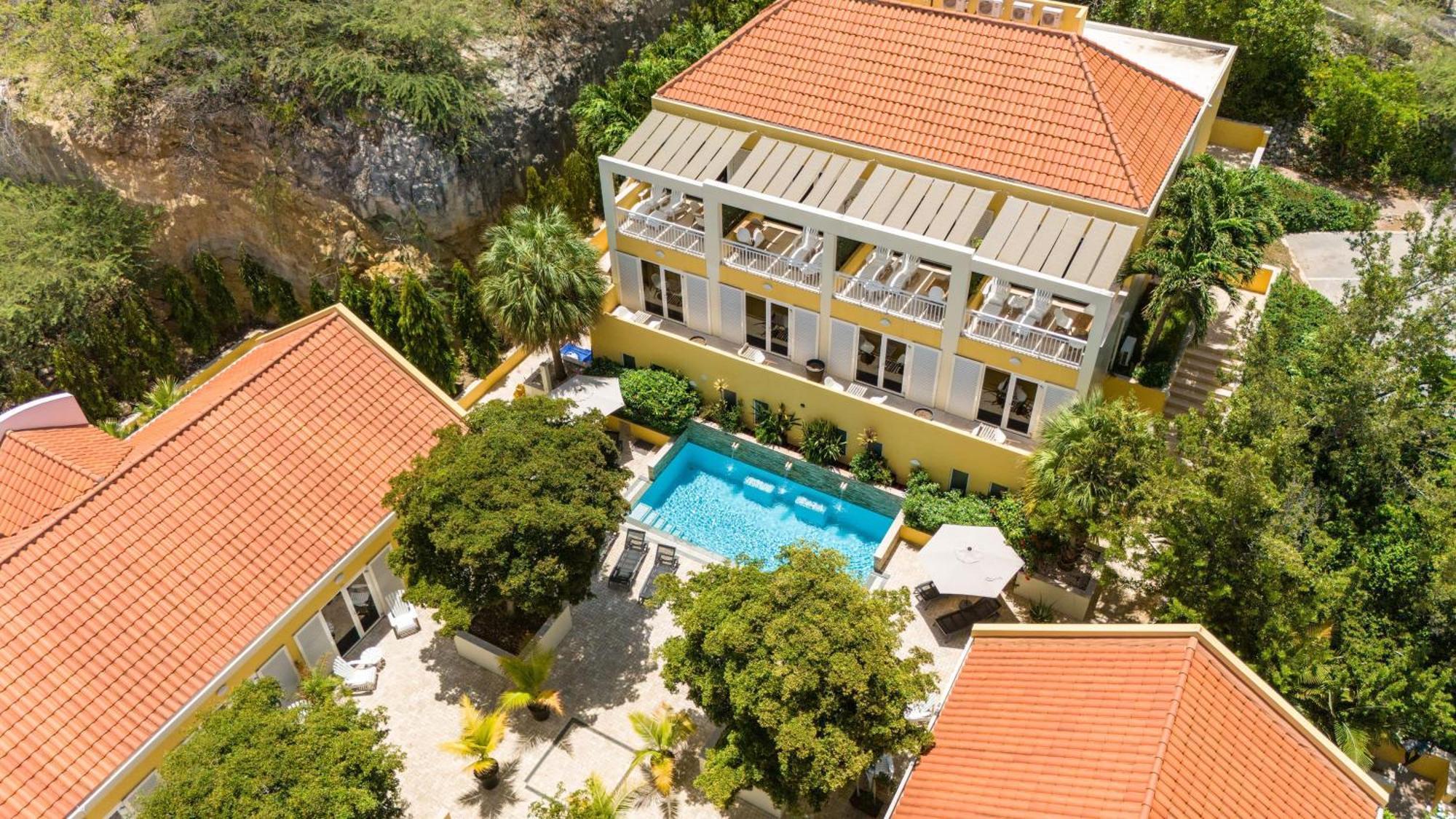 Bayside Boutique - Blue Bay Golf & 4* Sint Michiel