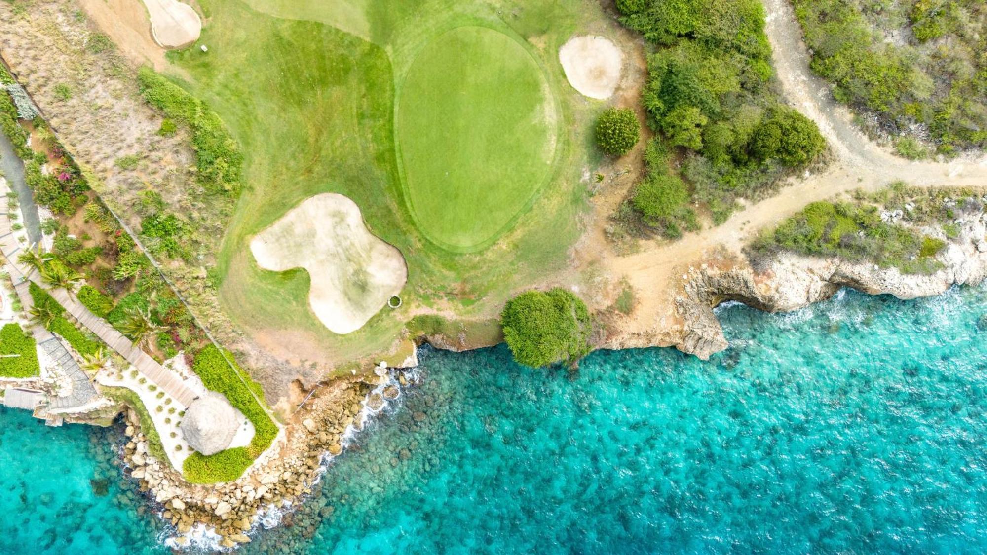 Bayside Boutique - Blue Bay Golf & Hotel