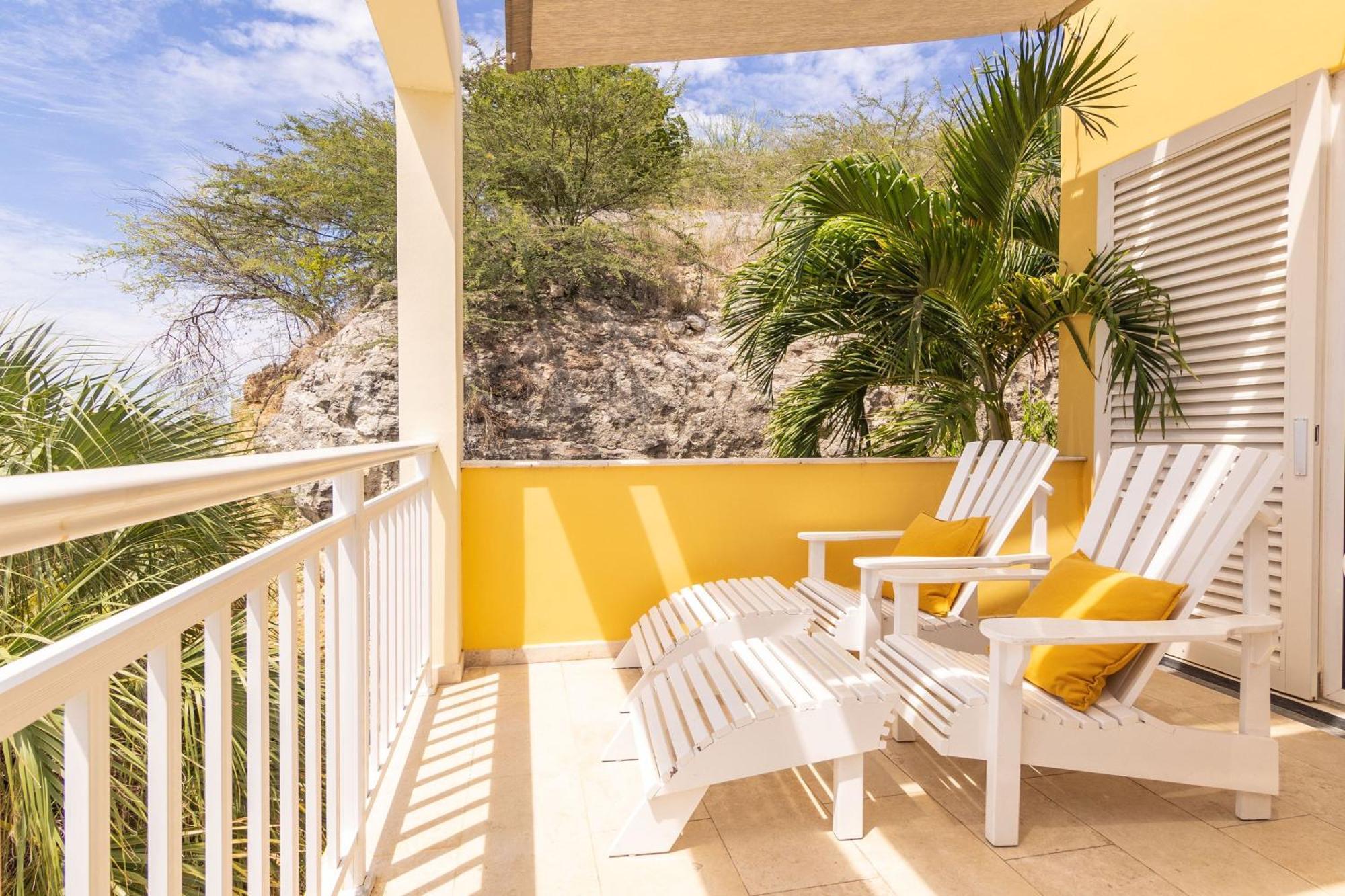 Bayside Boutique - Blue Bay Golf & 4* Sint Michiel