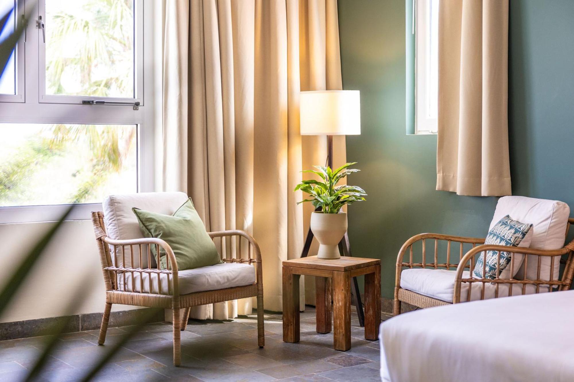 Bayside Boutique - Blue Bay Golf & Hotel 4*