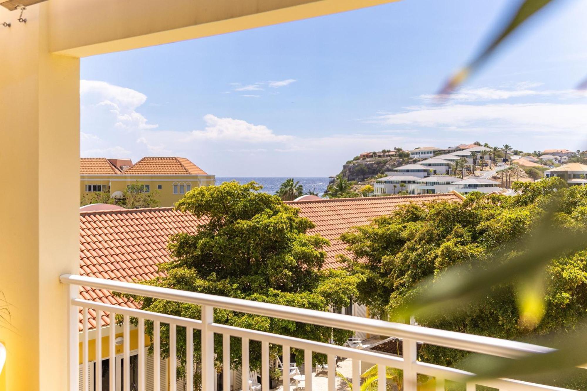 Bayside Boutique - Blue Bay Golf & 4*
