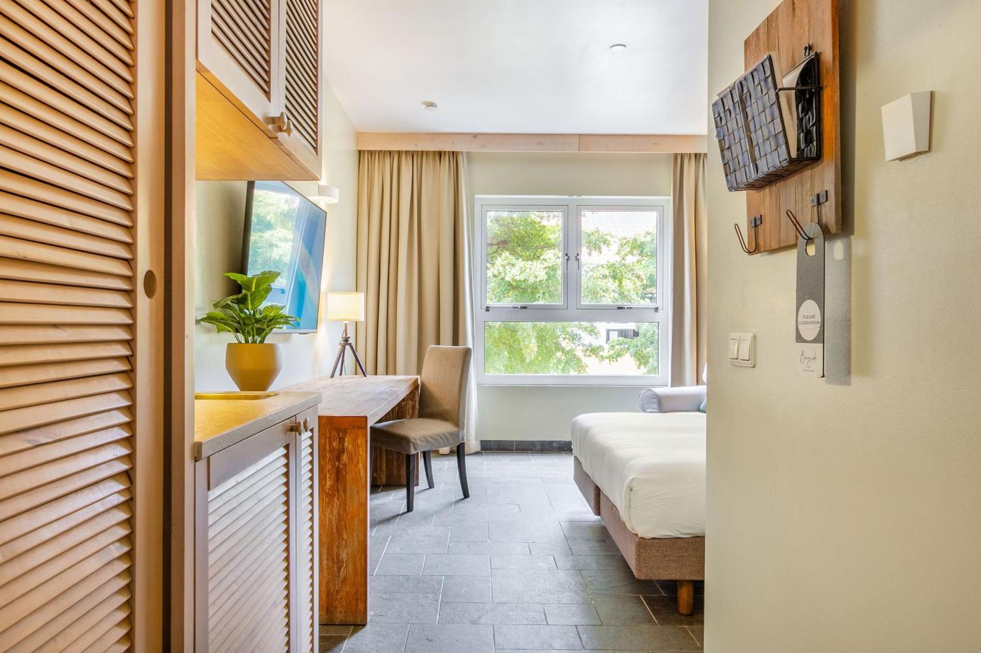 Bayside Boutique - Blue Bay Golf & 4* Sint Michiel