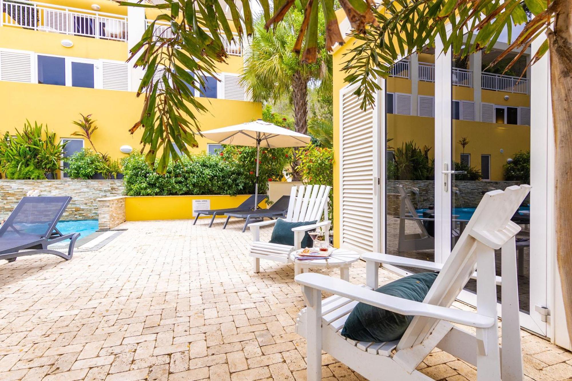 Bayside Boutique - Blue Bay Golf & 4*