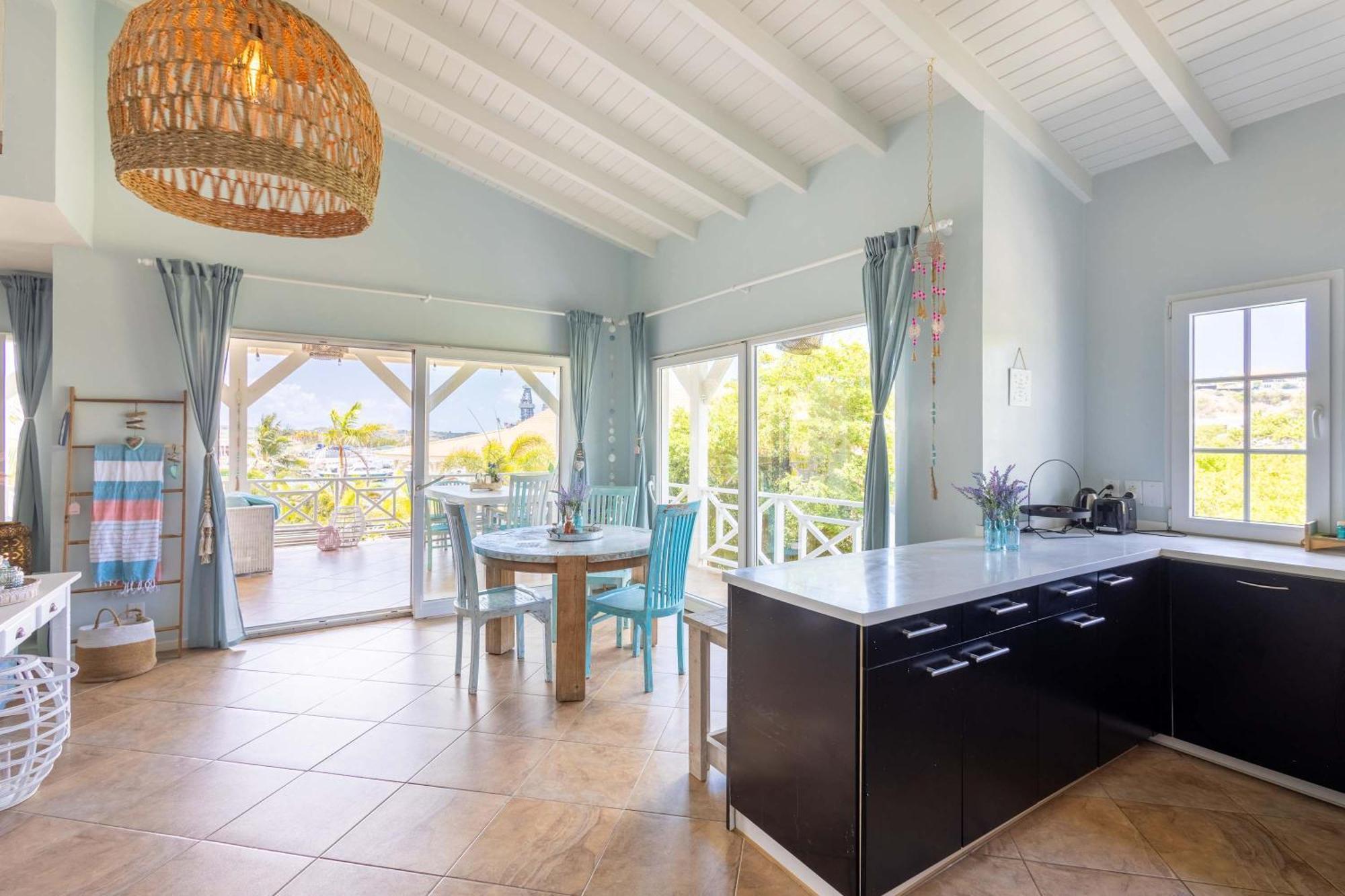 Masbango Luxury Penthouse At *