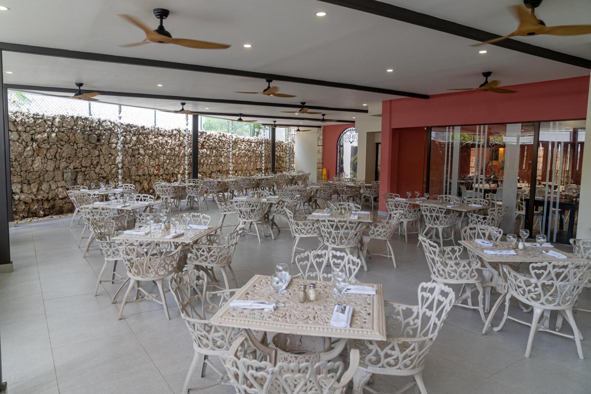 Hotel Emotions By Hodelpa - 4*