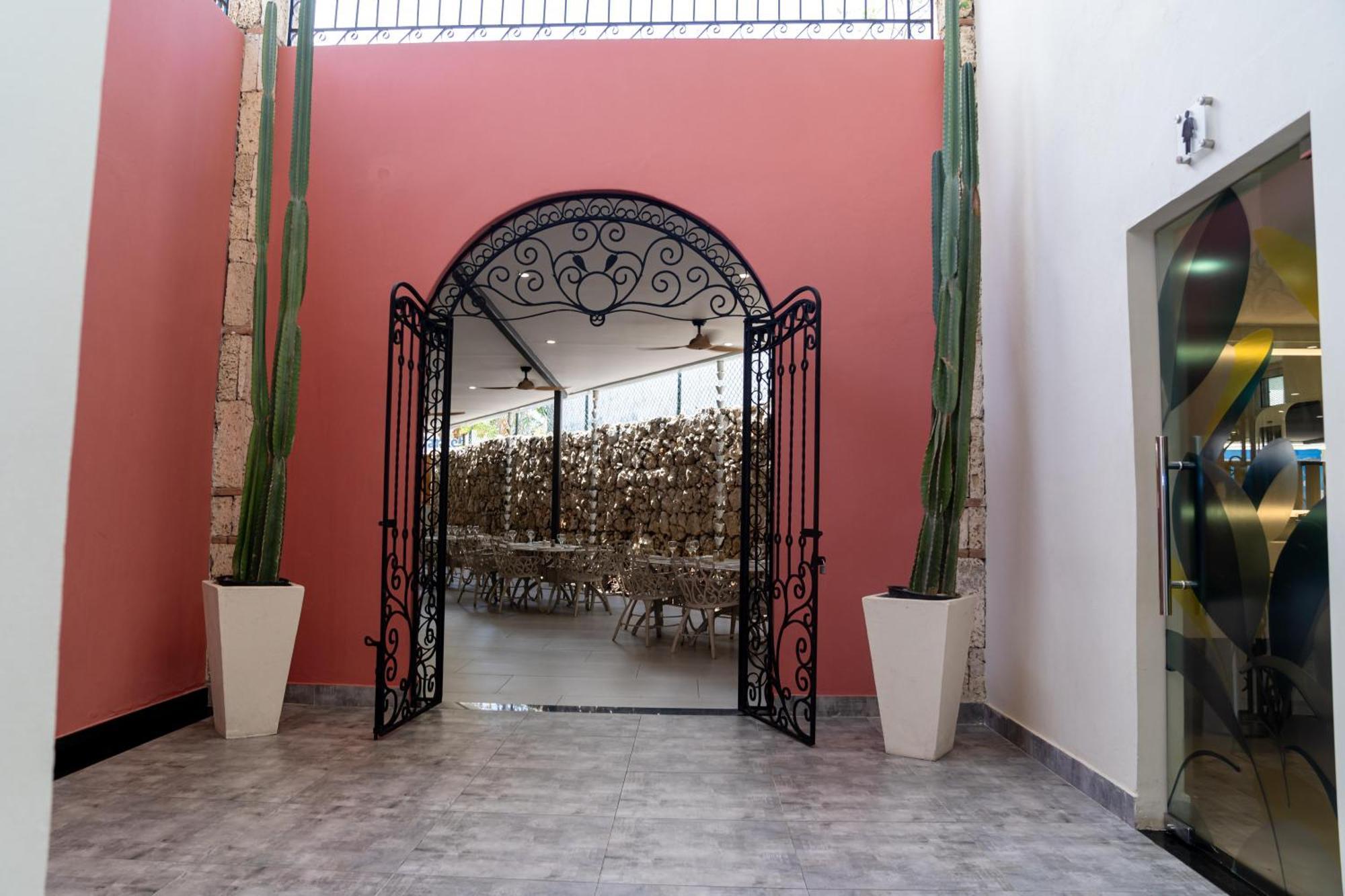 Hotel Emotions By Hodelpa - Juan Dolio