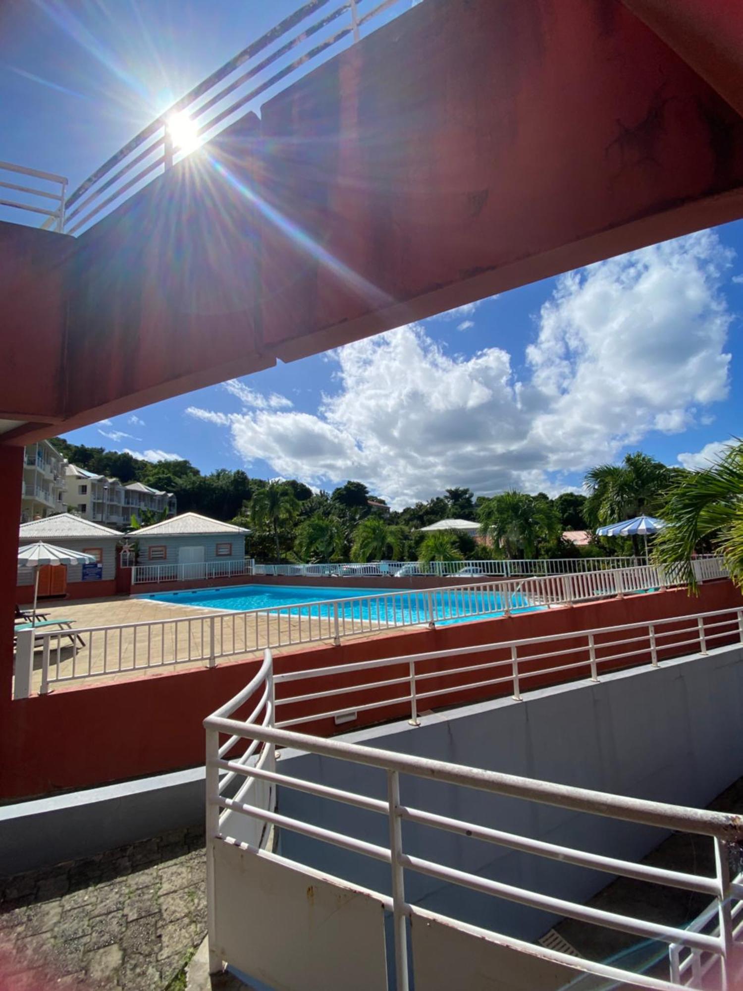 Apartment Paisible Avec Piscine, Pas Loin De La *