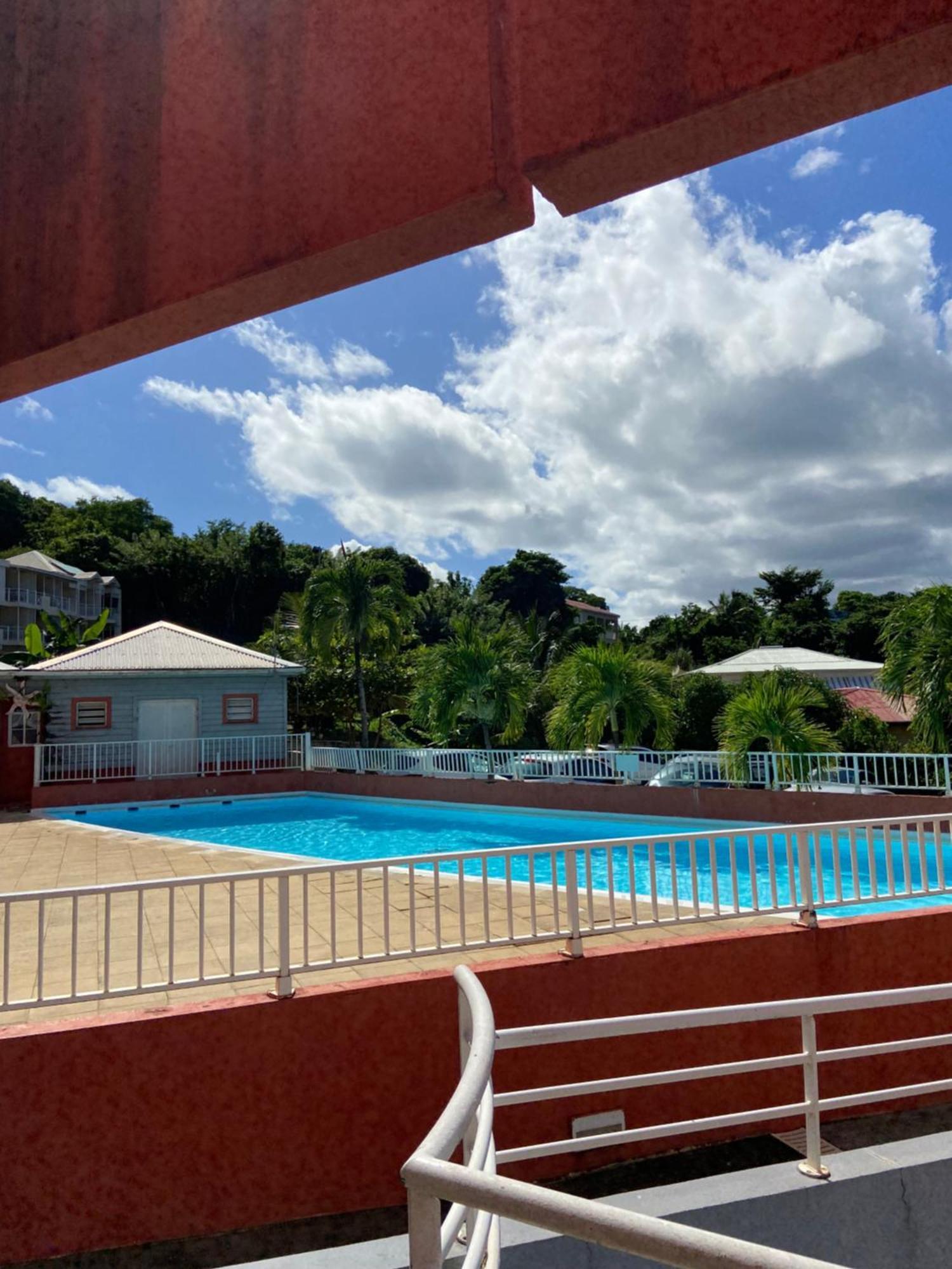 Paisible Avec Piscine, Pas Loin De La La Trinité