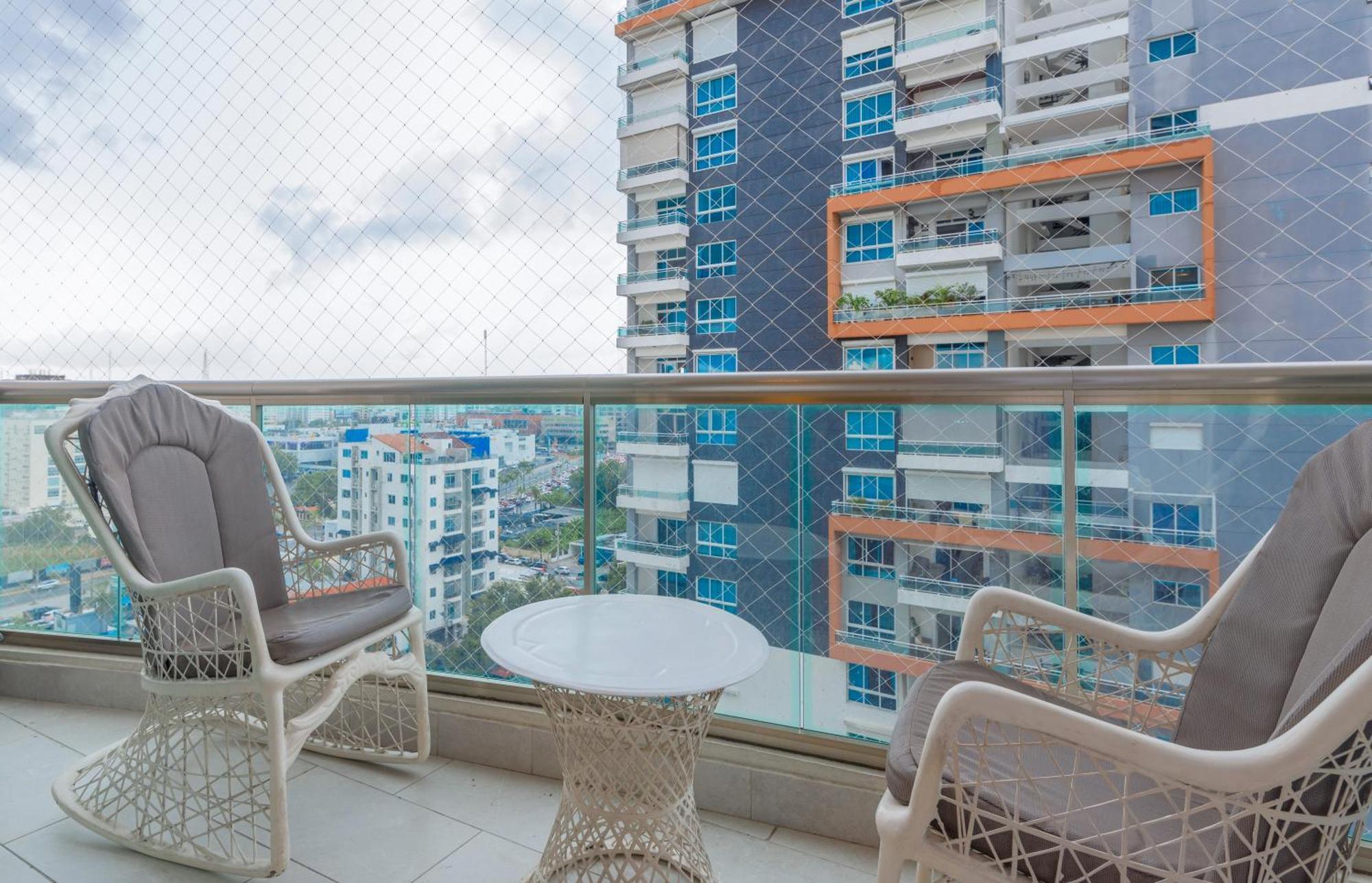 Escape Apartments, Balcony, Pool, Gym & In La Julia