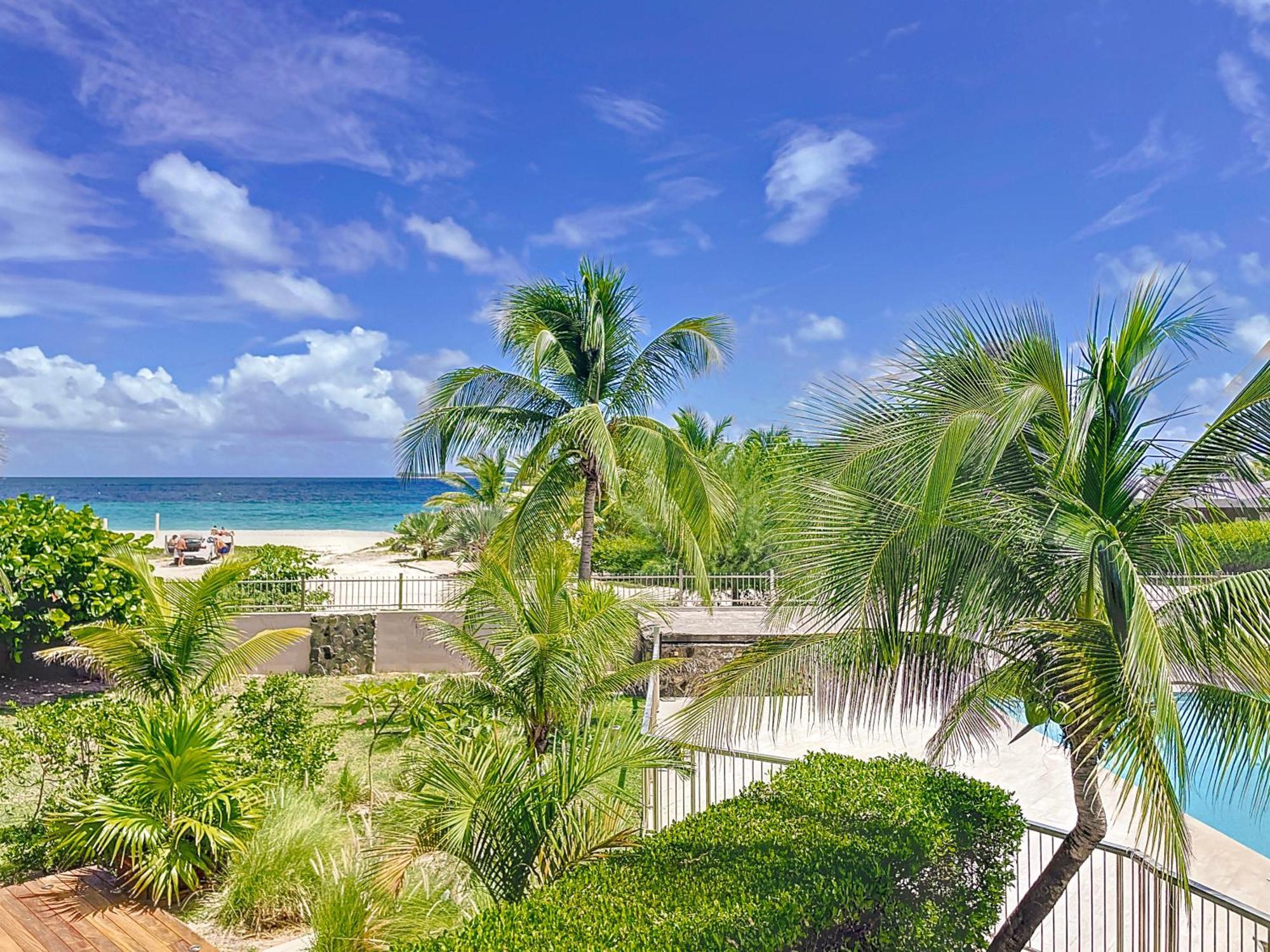 Sable Bleu Elegant 2-bedroom Oceanfront * Orient Bay