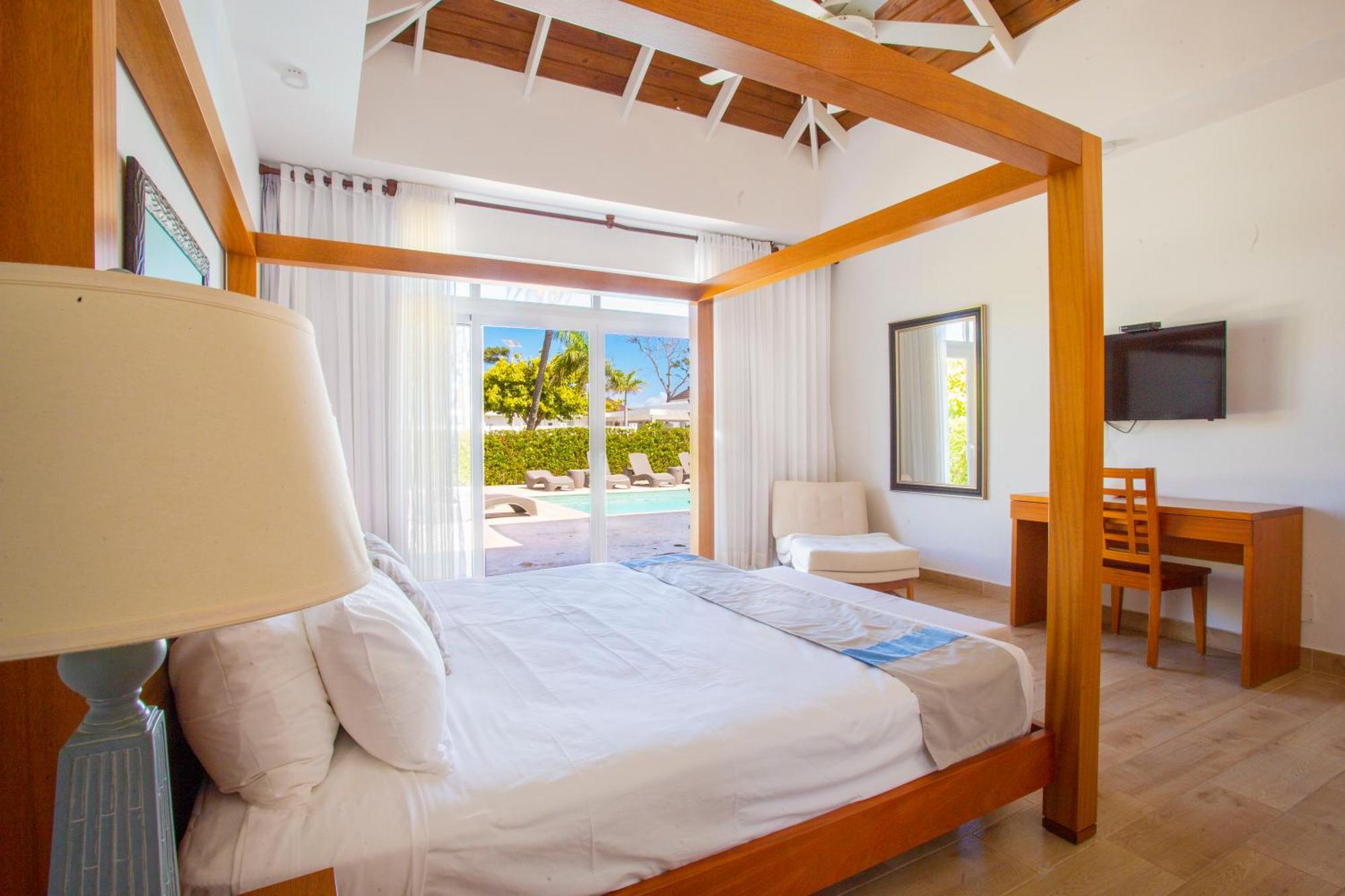 Ocean Village Deluxe