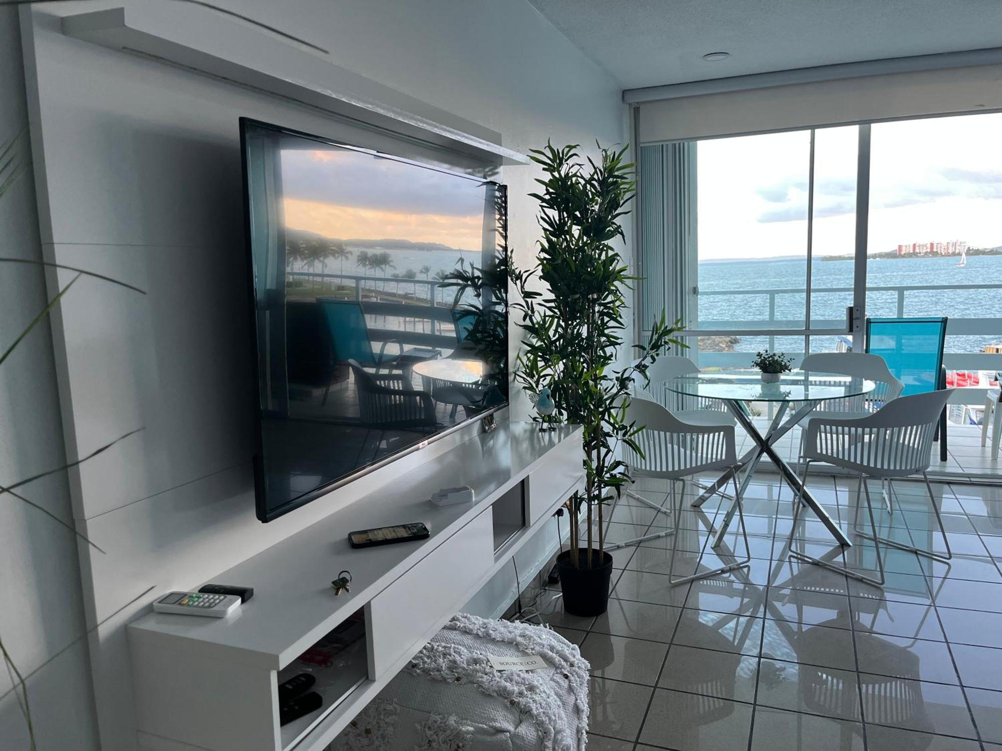 Beautiful Ocean Blue Oceanfront * Fajardo