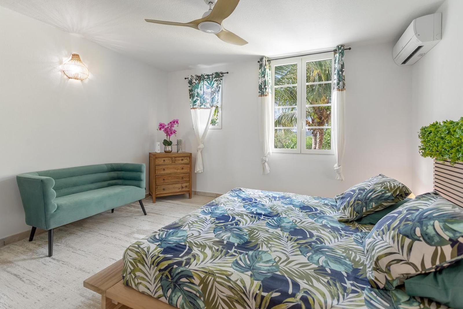 Apartment Sandy Apartment, 2 Bdr Right On The Beach! *