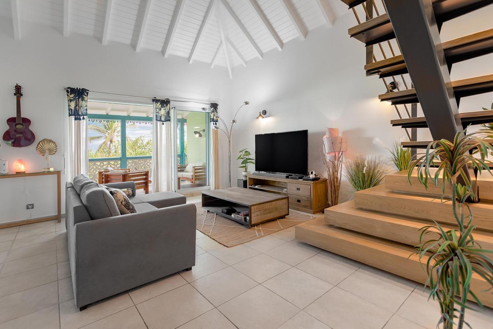 Sandy Apartment, 2 Bdr Right On The Beach! Orient Bay