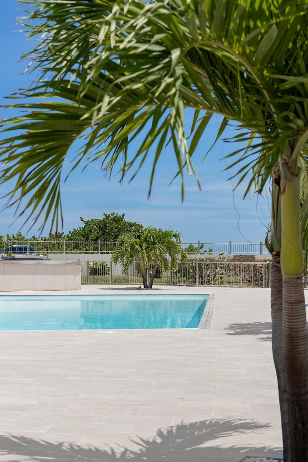 Apartment Sandy Apartment, 2 Bdr Right On The Beach! *