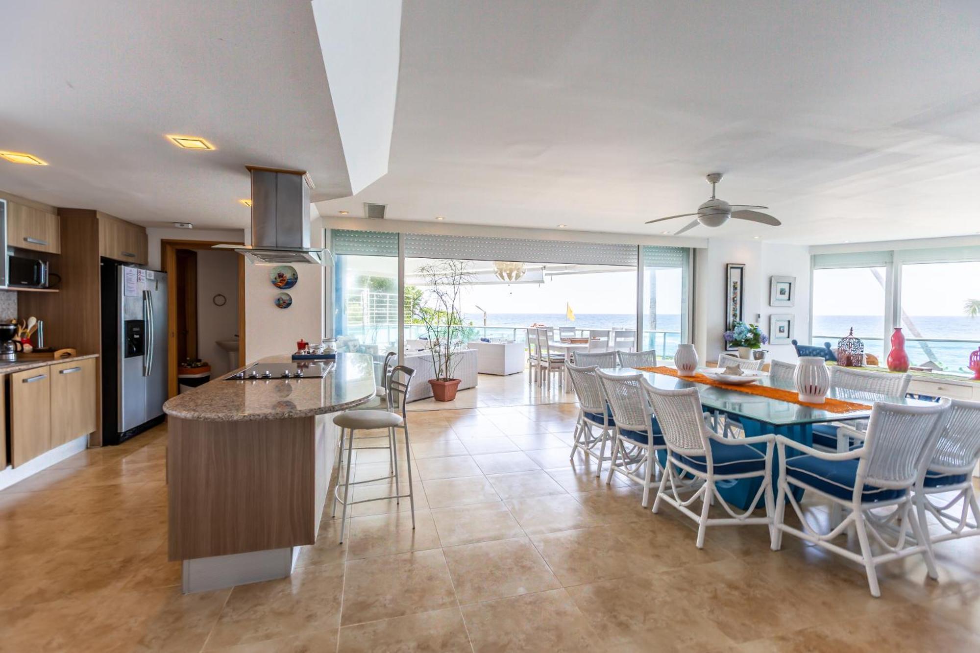 Marbella Beachfront Apartamento *
