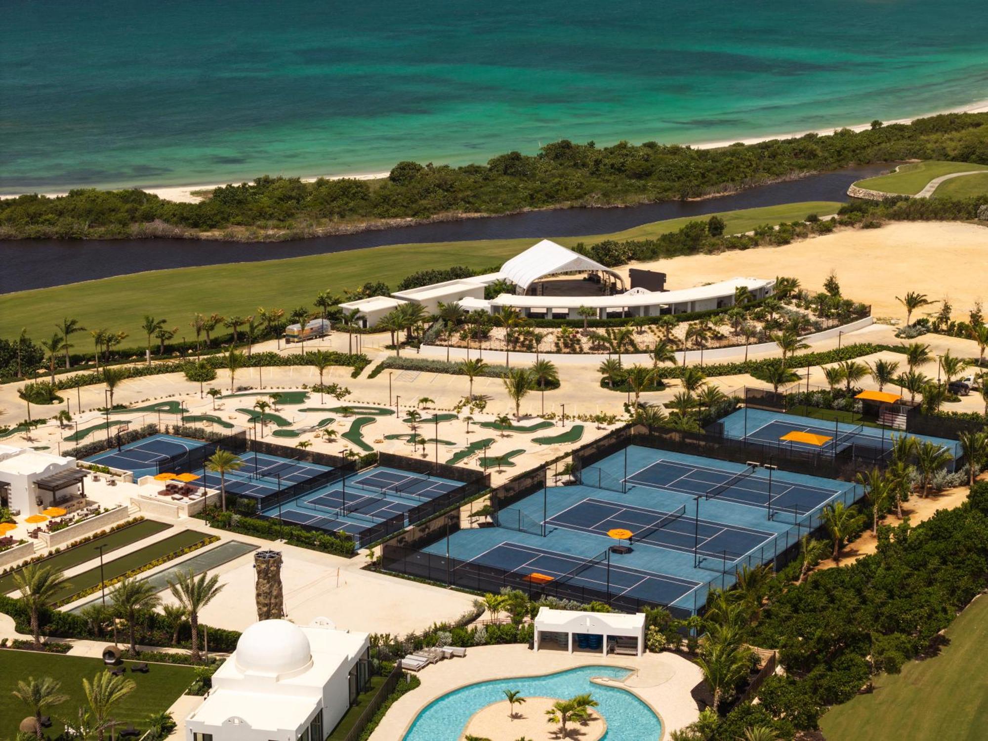 Aurora Anguilla & Golf Club 4*