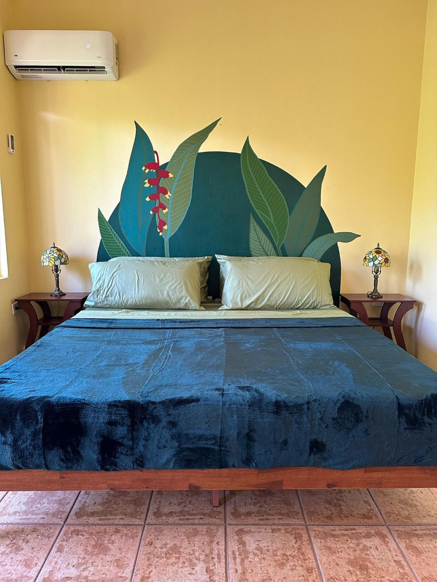 El Oasis 3*