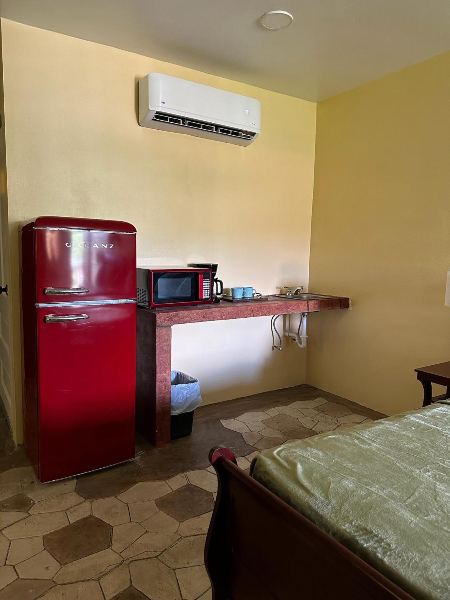 El Oasis Hotel 3*