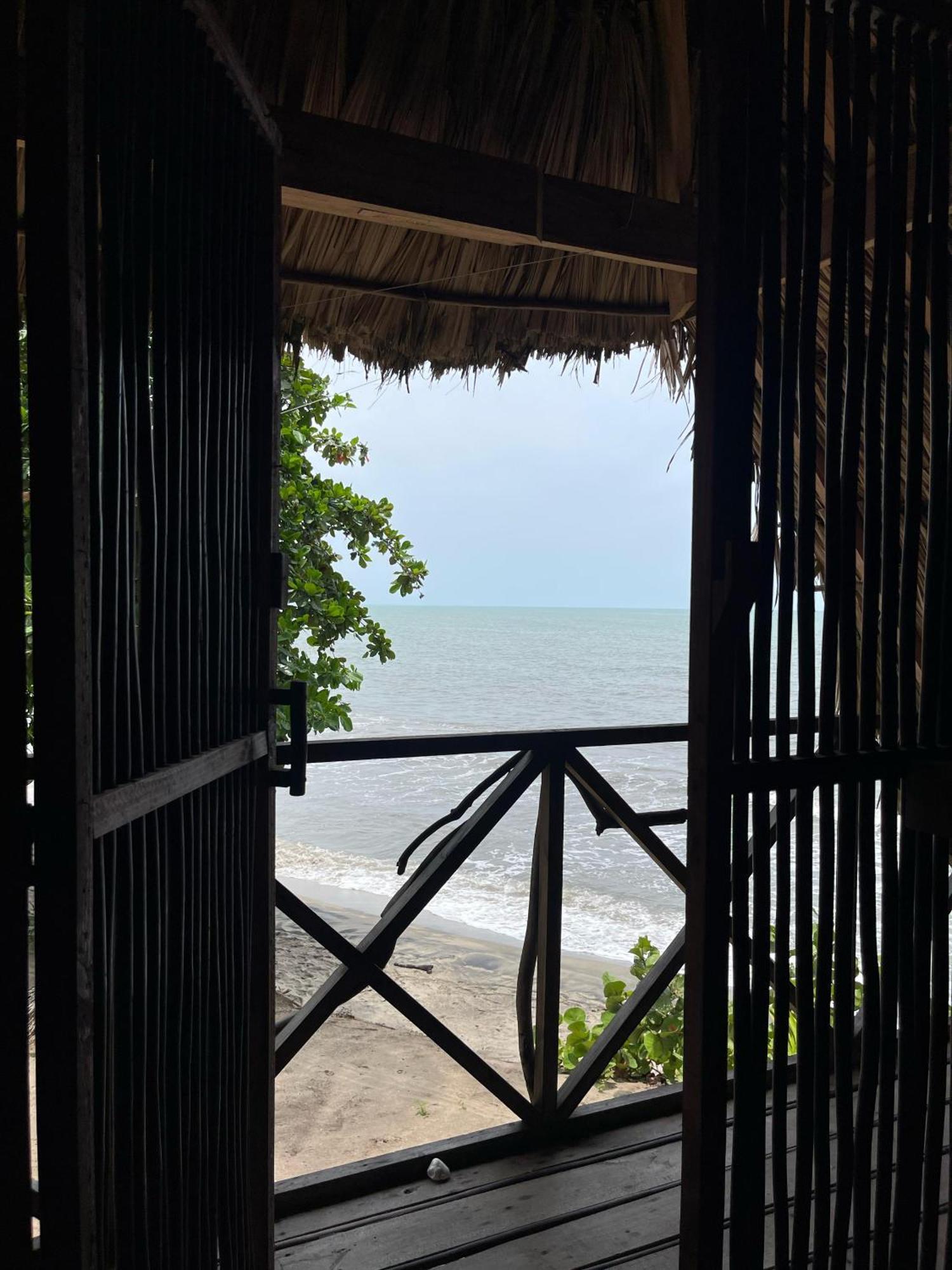 Unu Beach Hotel *