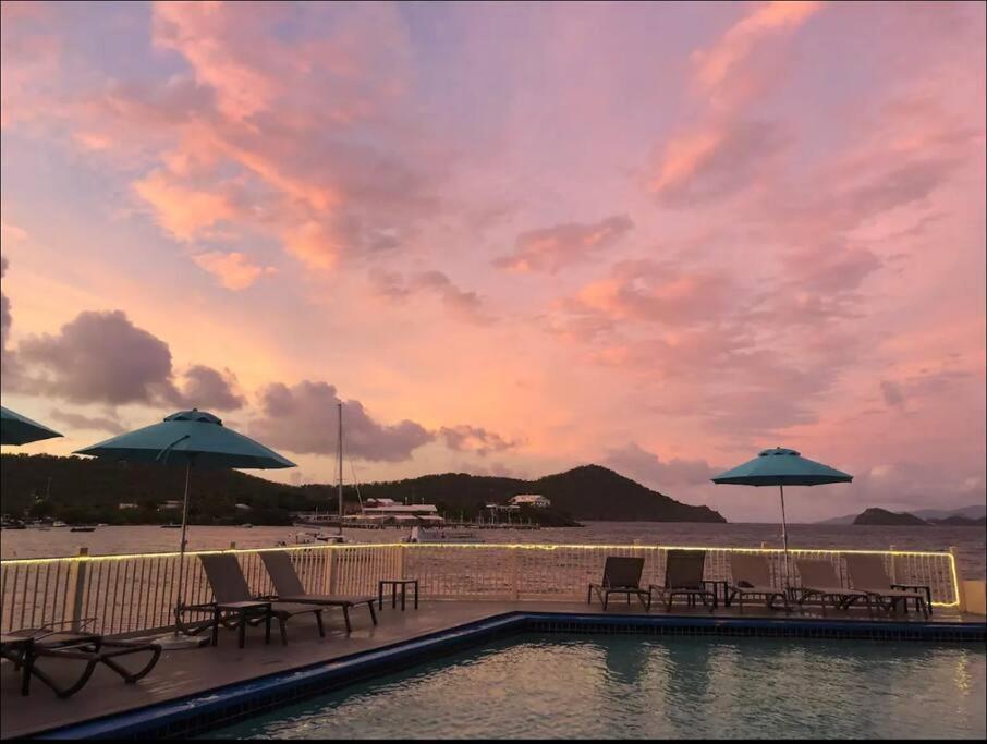 Mermaid Escape * East End (Saint Thomas)