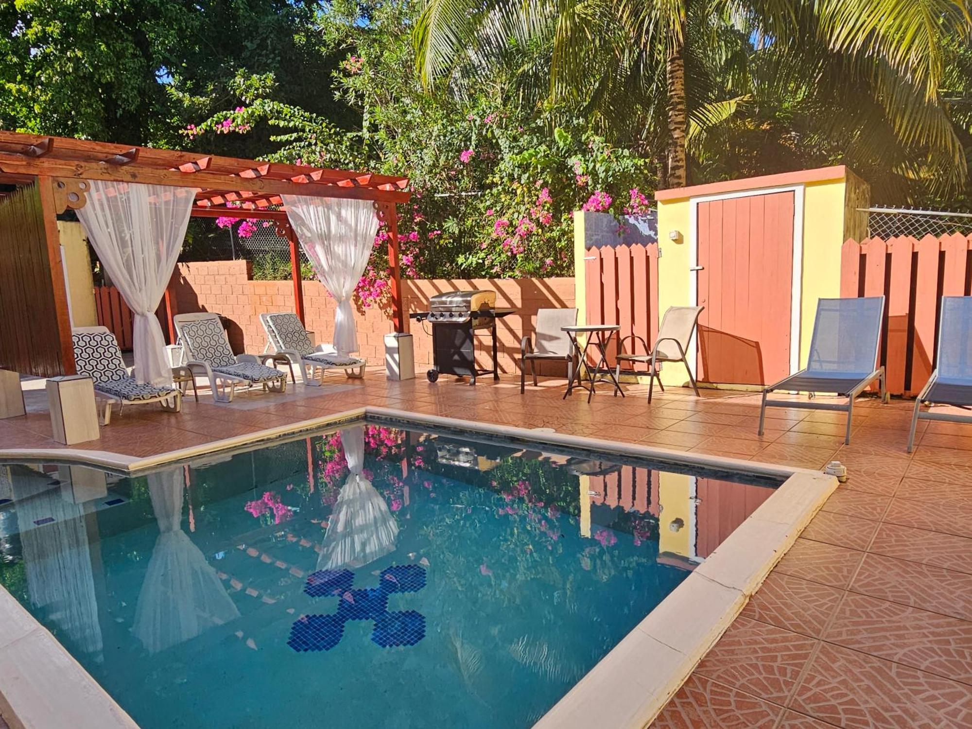 Royal Escape - 1 Guest house Anse La Raye