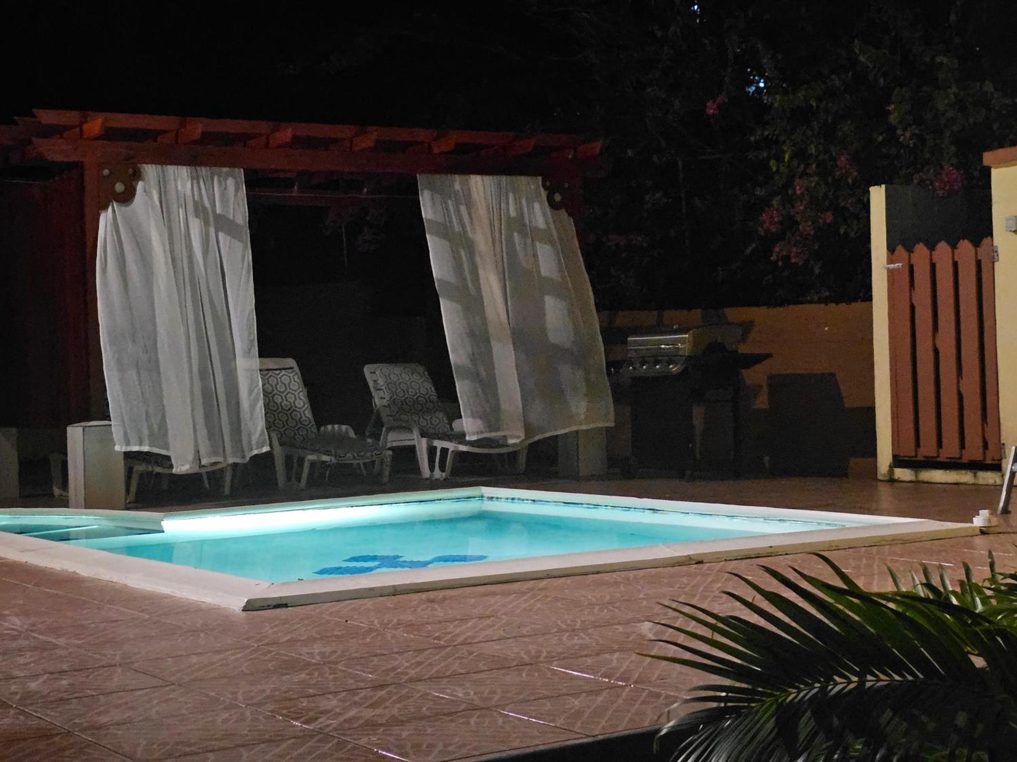 Royal Escape - 1 Guest house