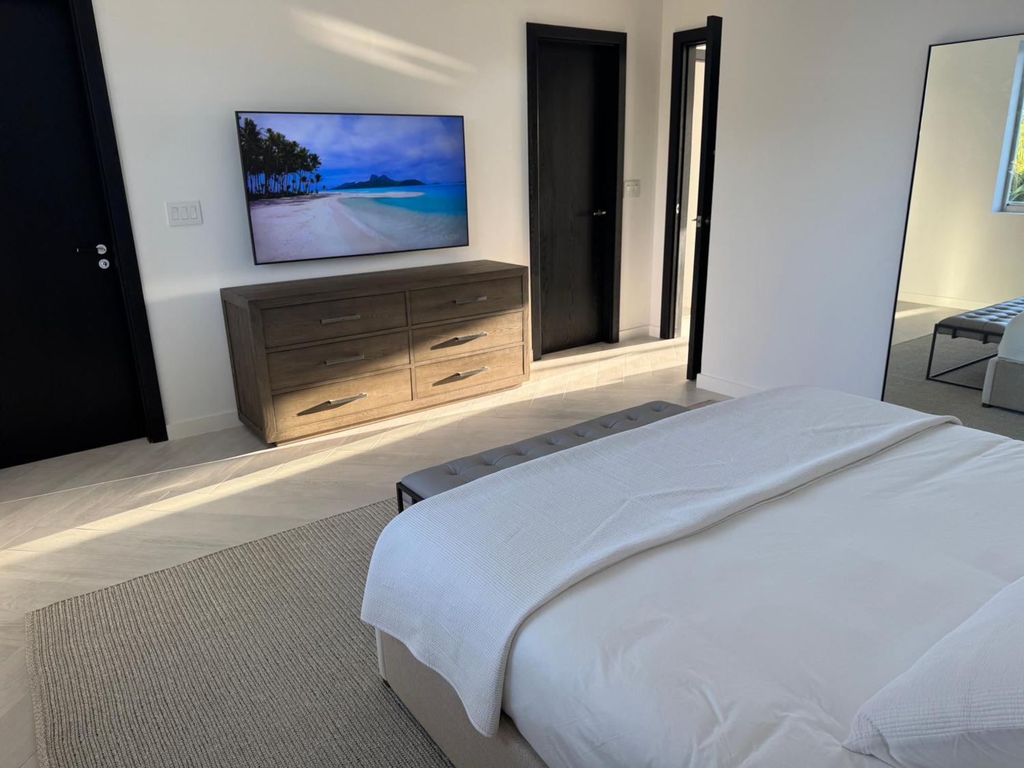 Apartment New Luxury Waterfront Condo, Palm Cay, The Bahamas *