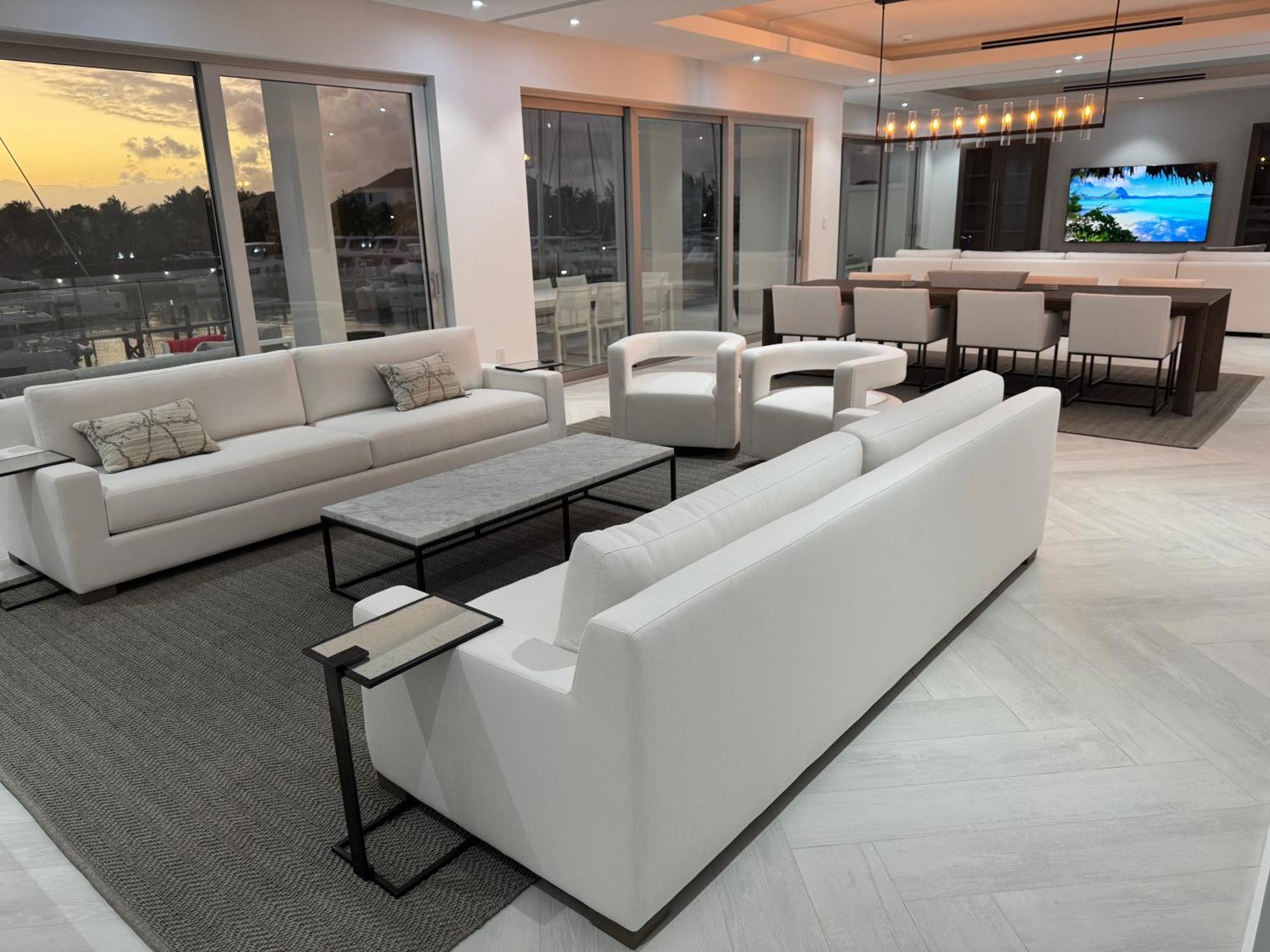 Apartment New Luxury Waterfront Condo, Palm Cay, The Bahamas