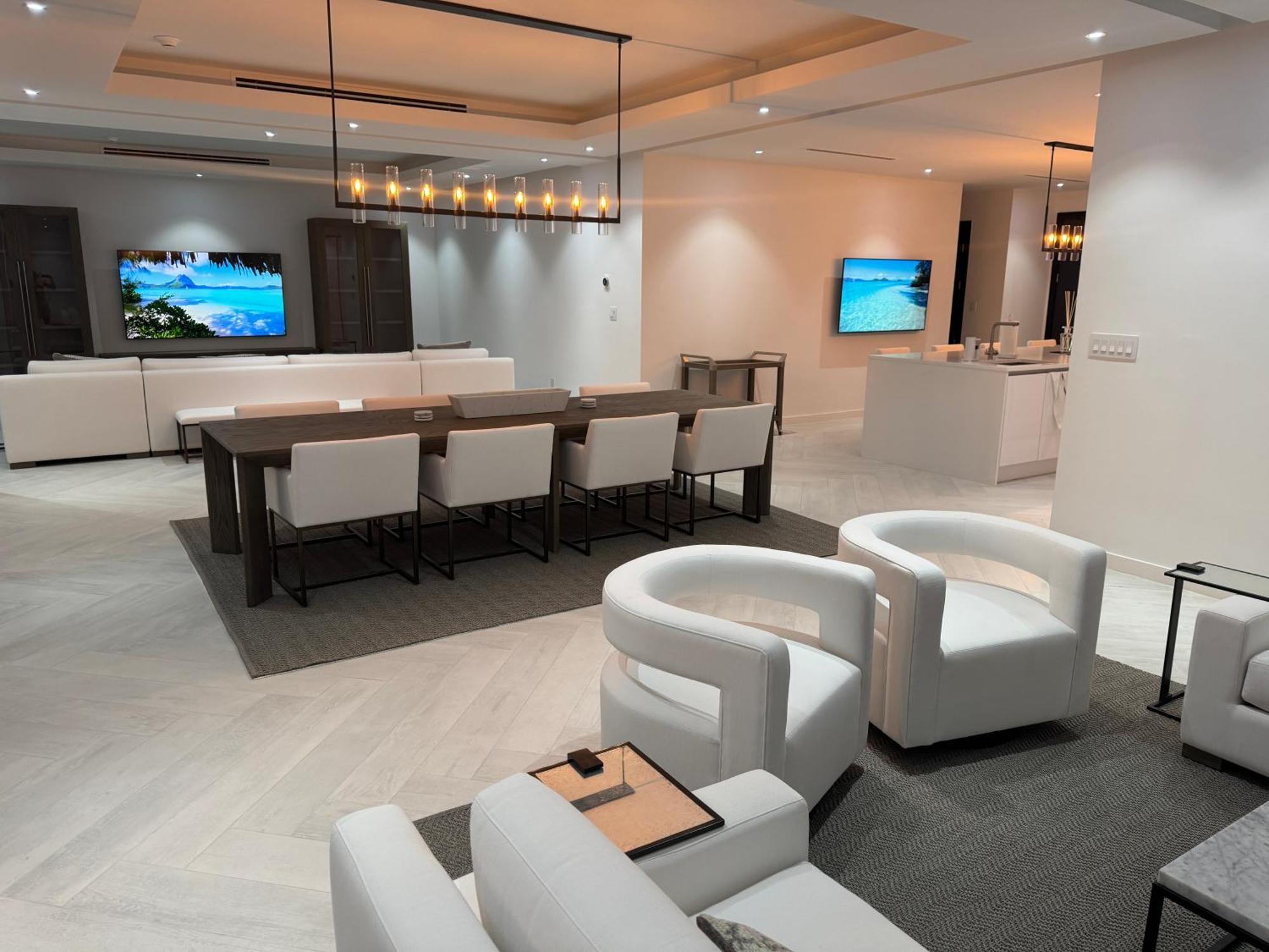 New Luxury Waterfront Condo, Palm Cay, The Bahamas * Nassau