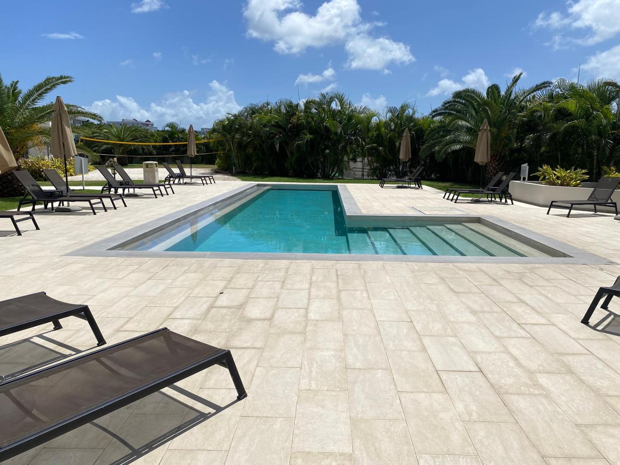 Ocean&airport View With Pool&gym In Maho, Walk To And Mullet Bay *