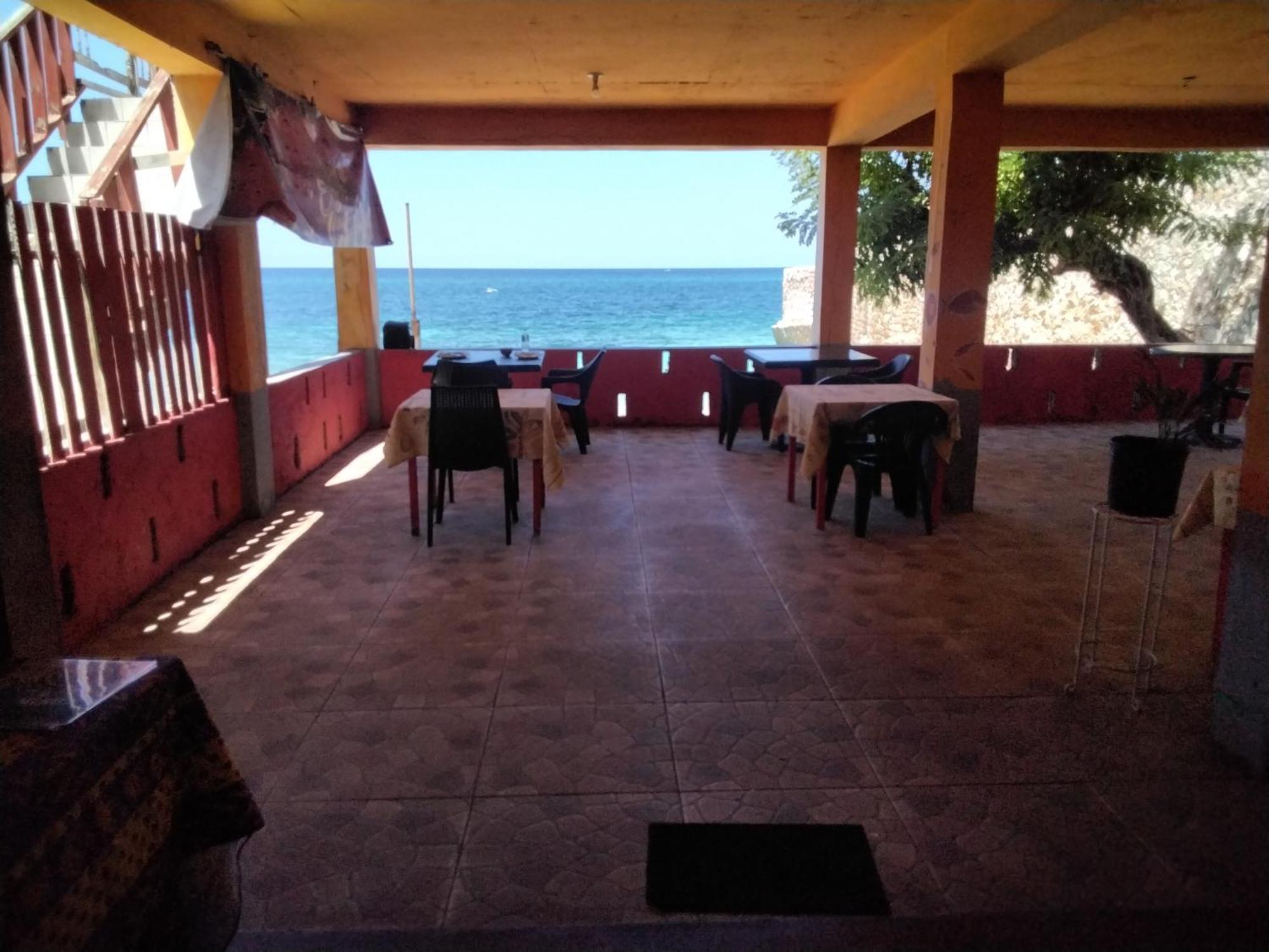Evelins On The Beach *