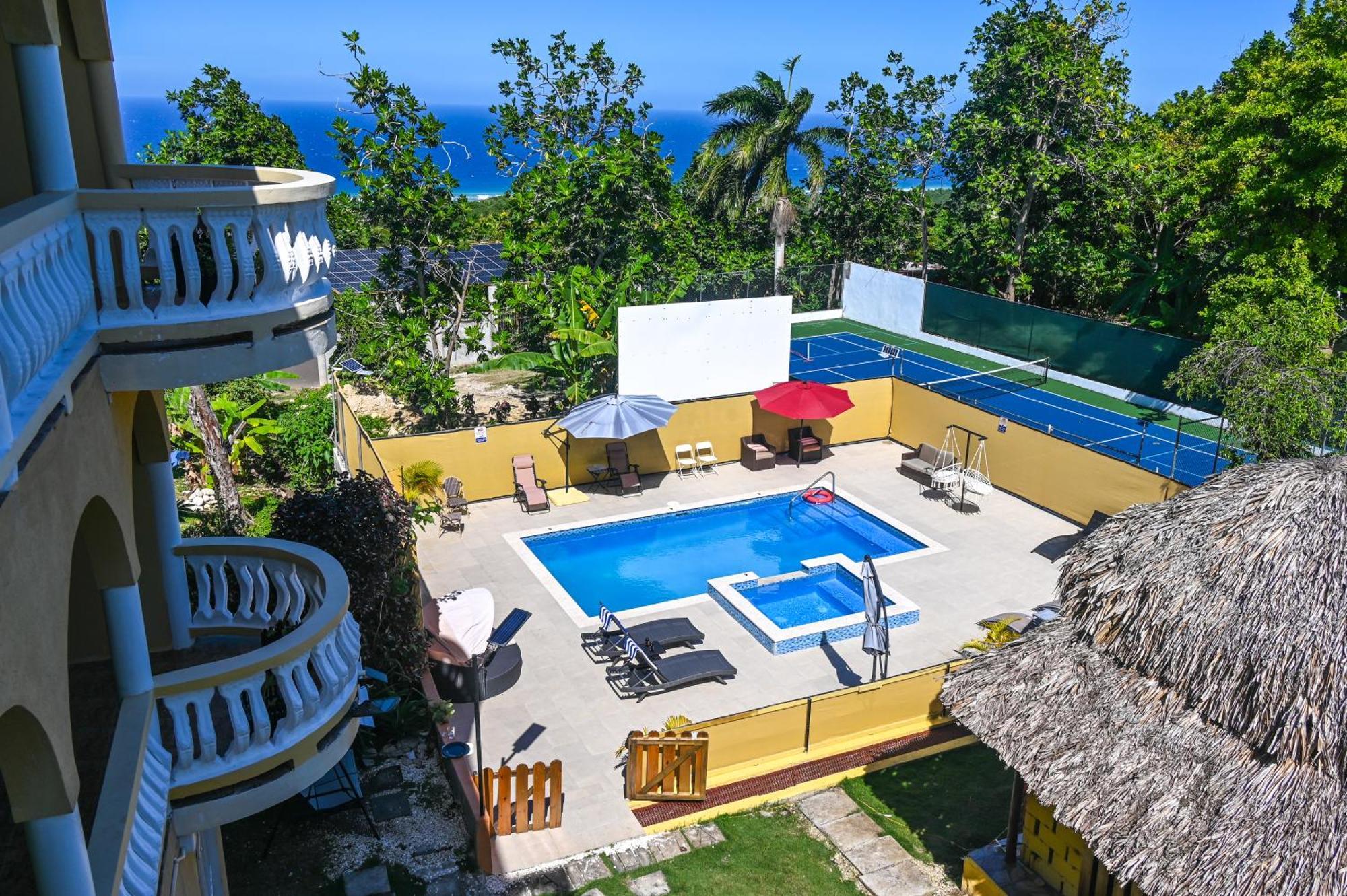 Takuma Boutque & Montego Bay