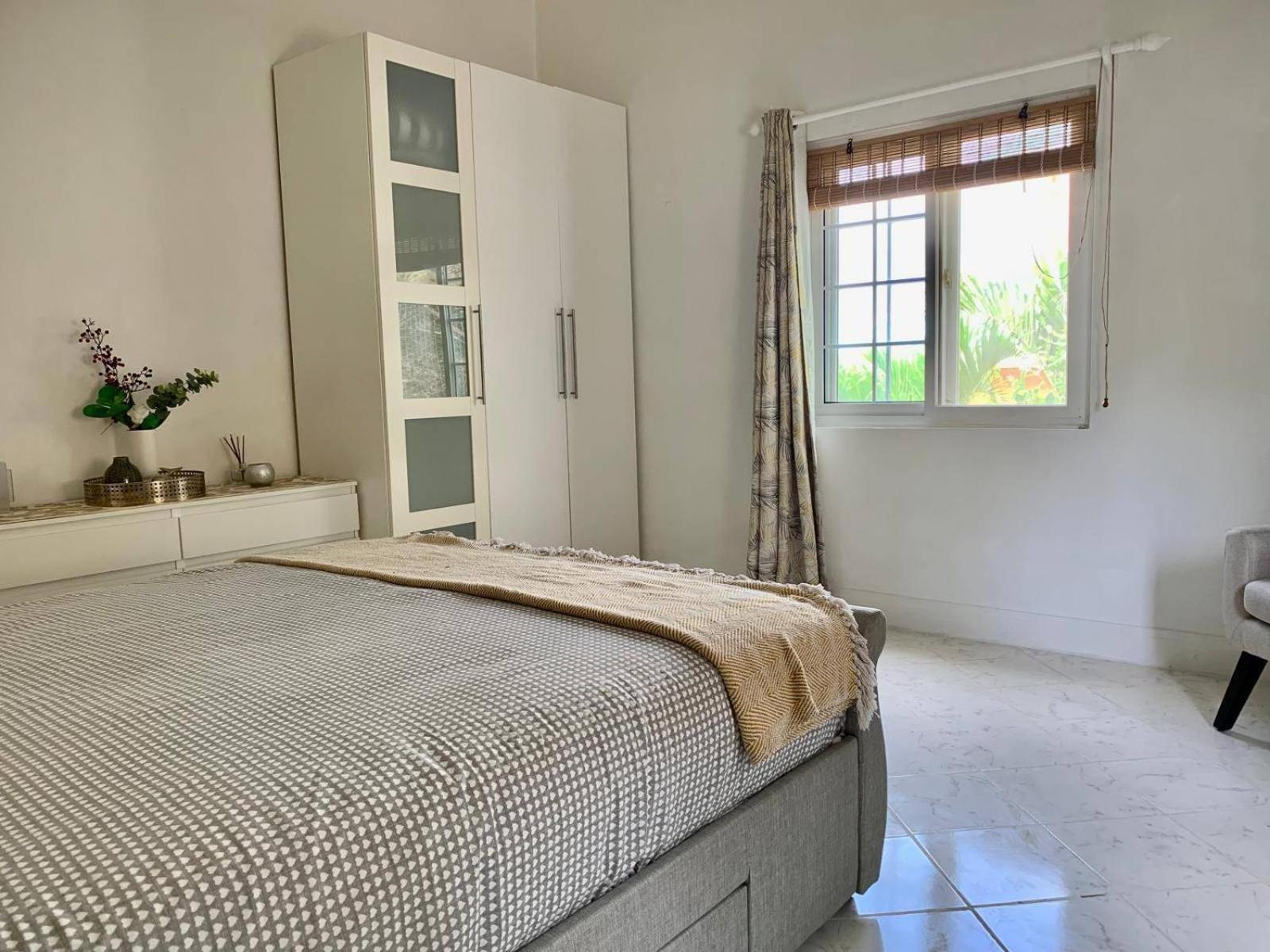 Stunning 3br - Friendship Bay View & Balcony * Port Elizabeth