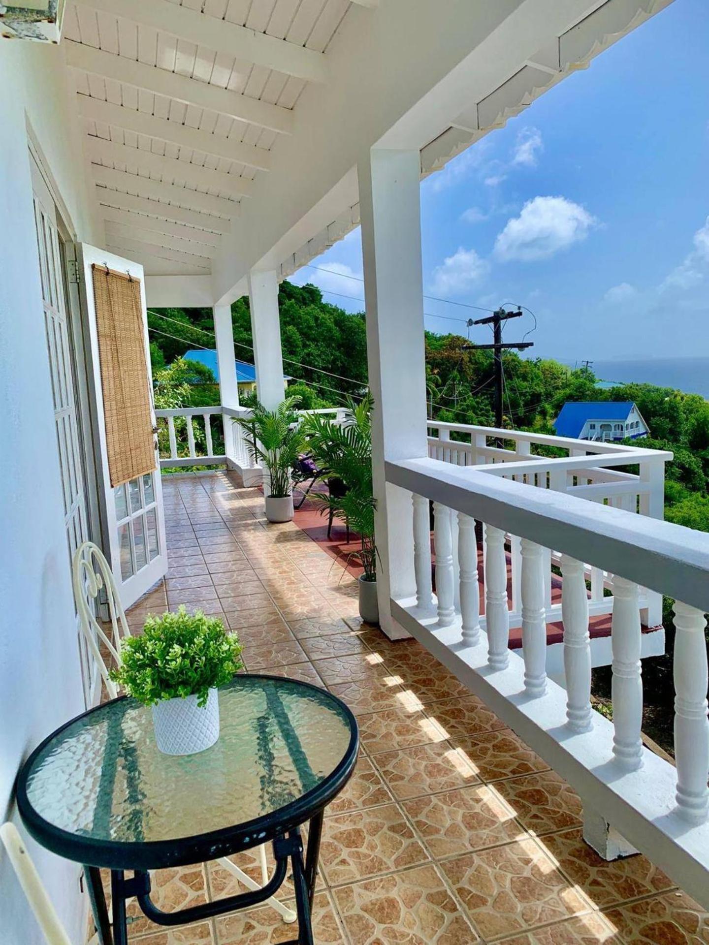 Stunning 3br - Friendship Bay View & Balcony Holiday home