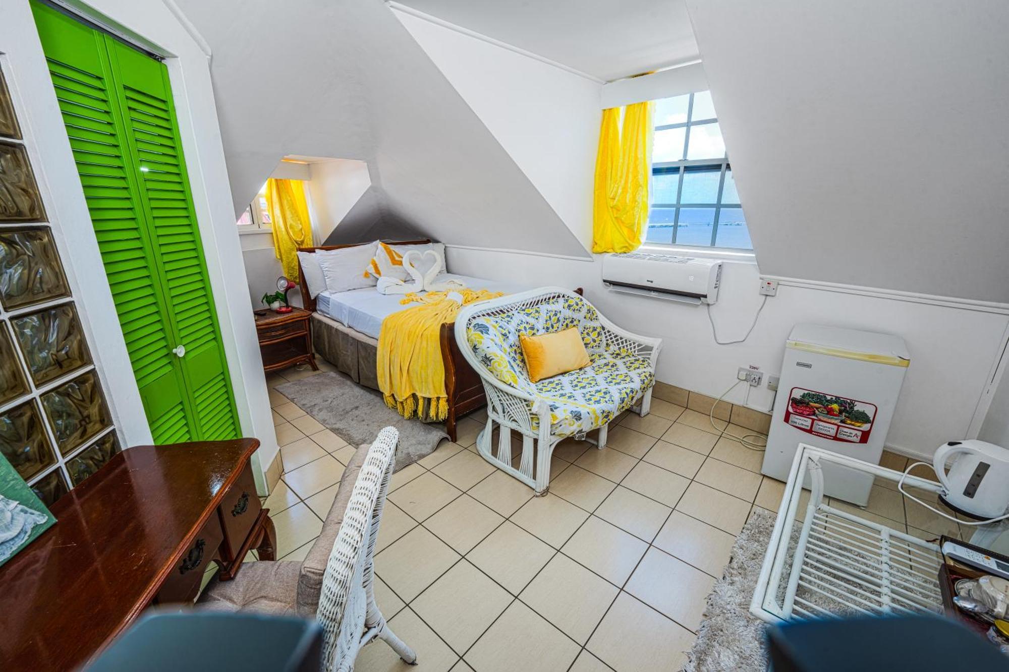 Inn Deyna's