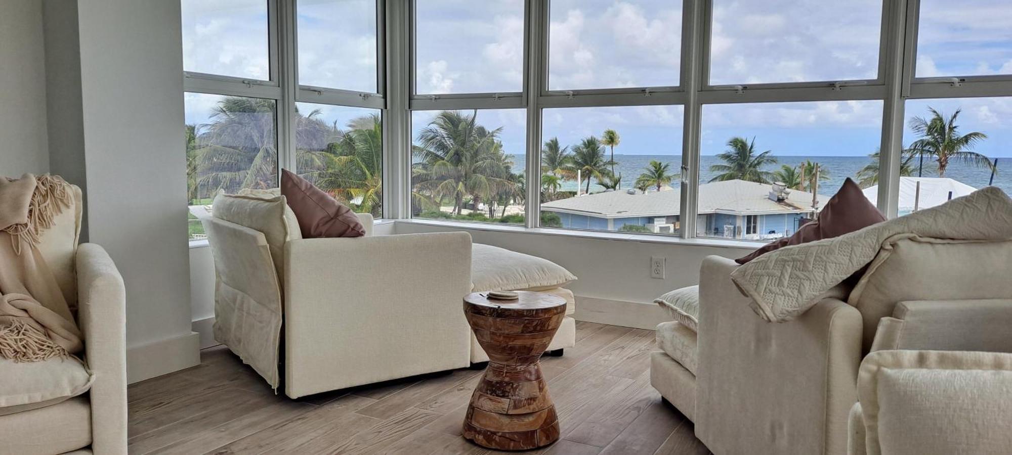 Apartment Newly Remodeled Luxury Beachfront 2-bedroom