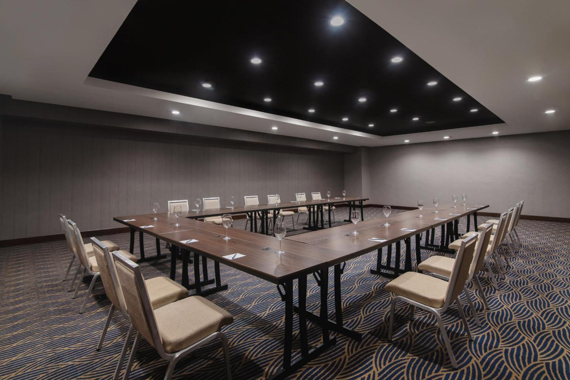Hotel Embassy By Hilton