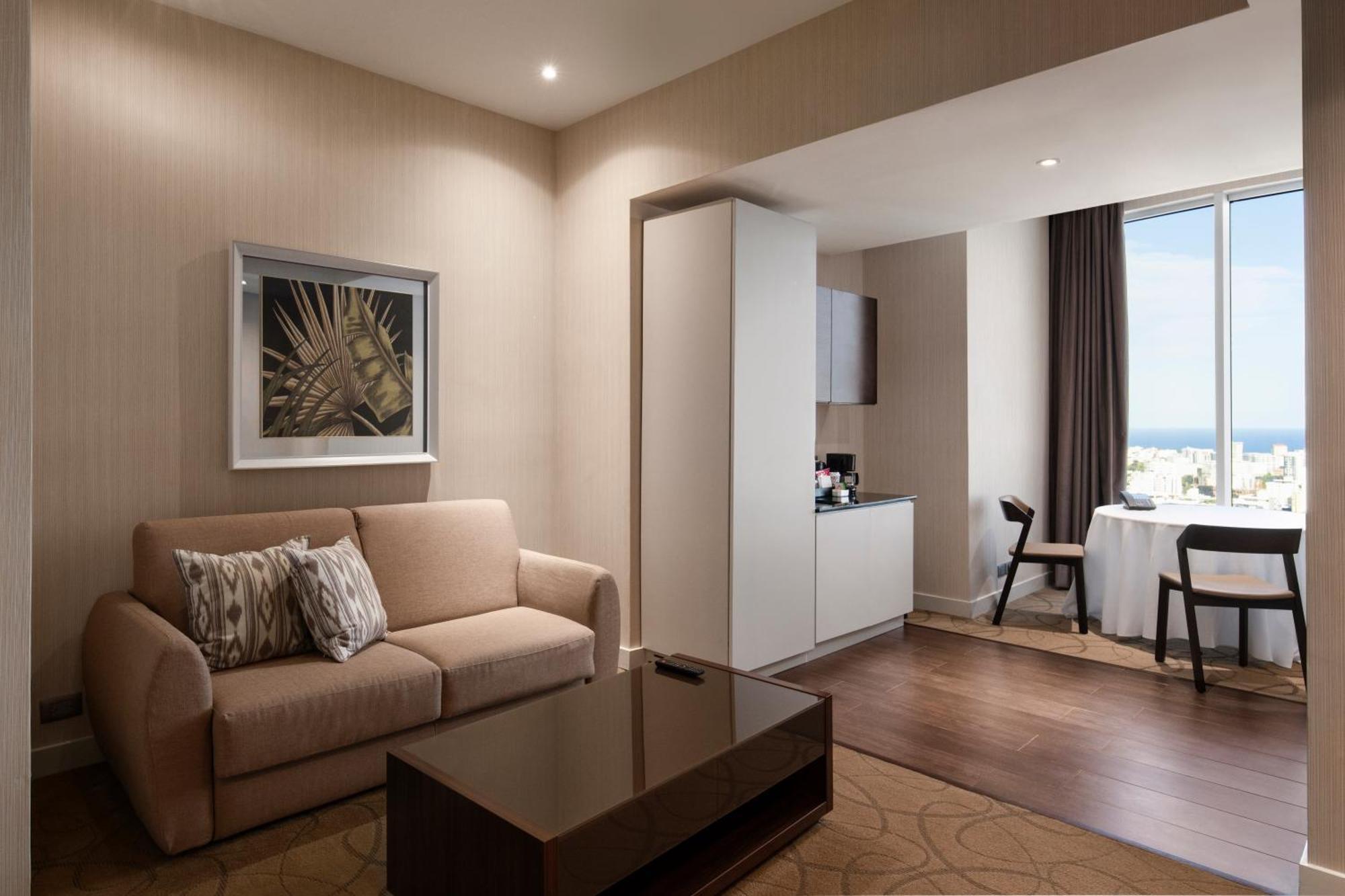 Embassy By Hilton Hotel 4*