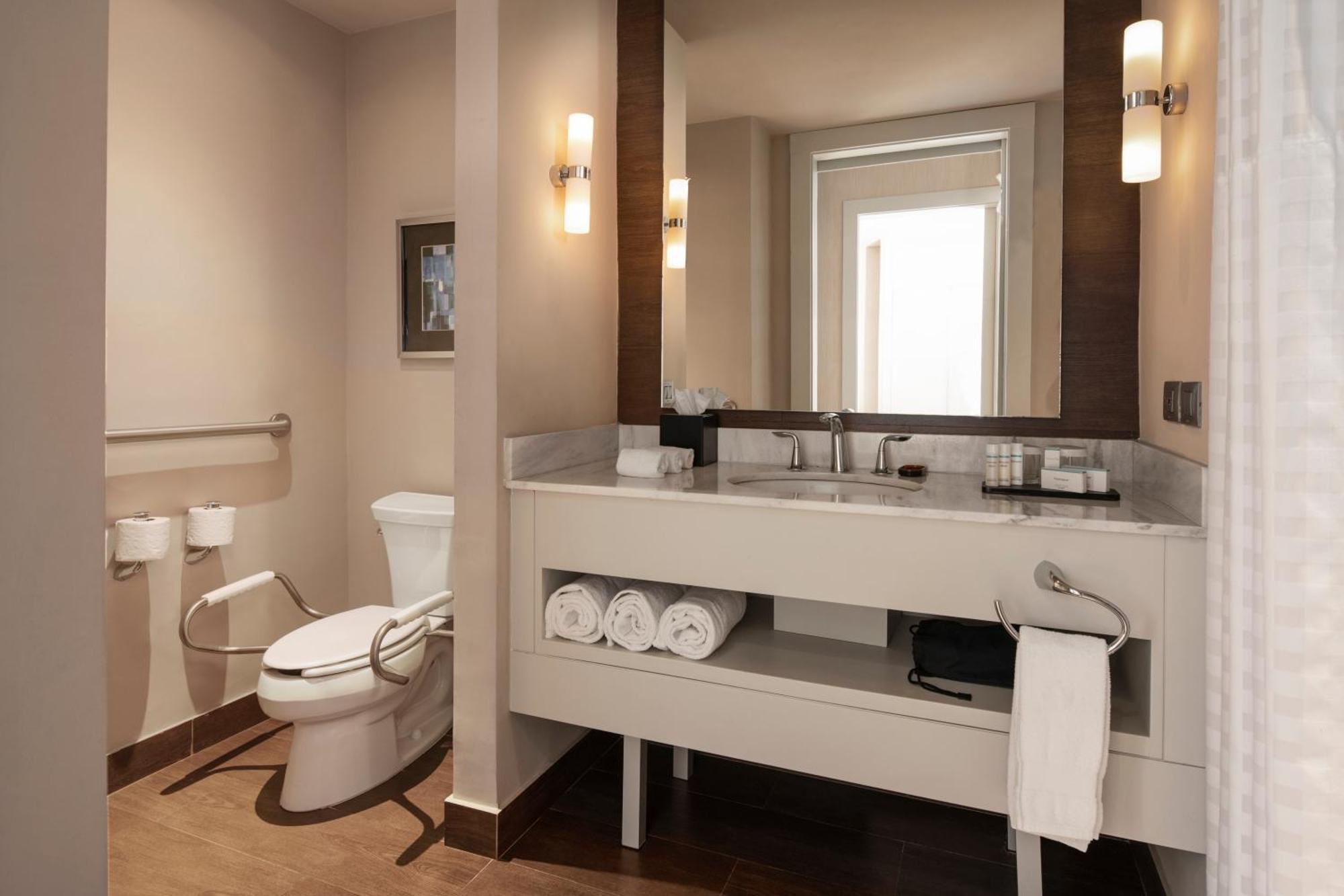 Embassy By Hilton 4*