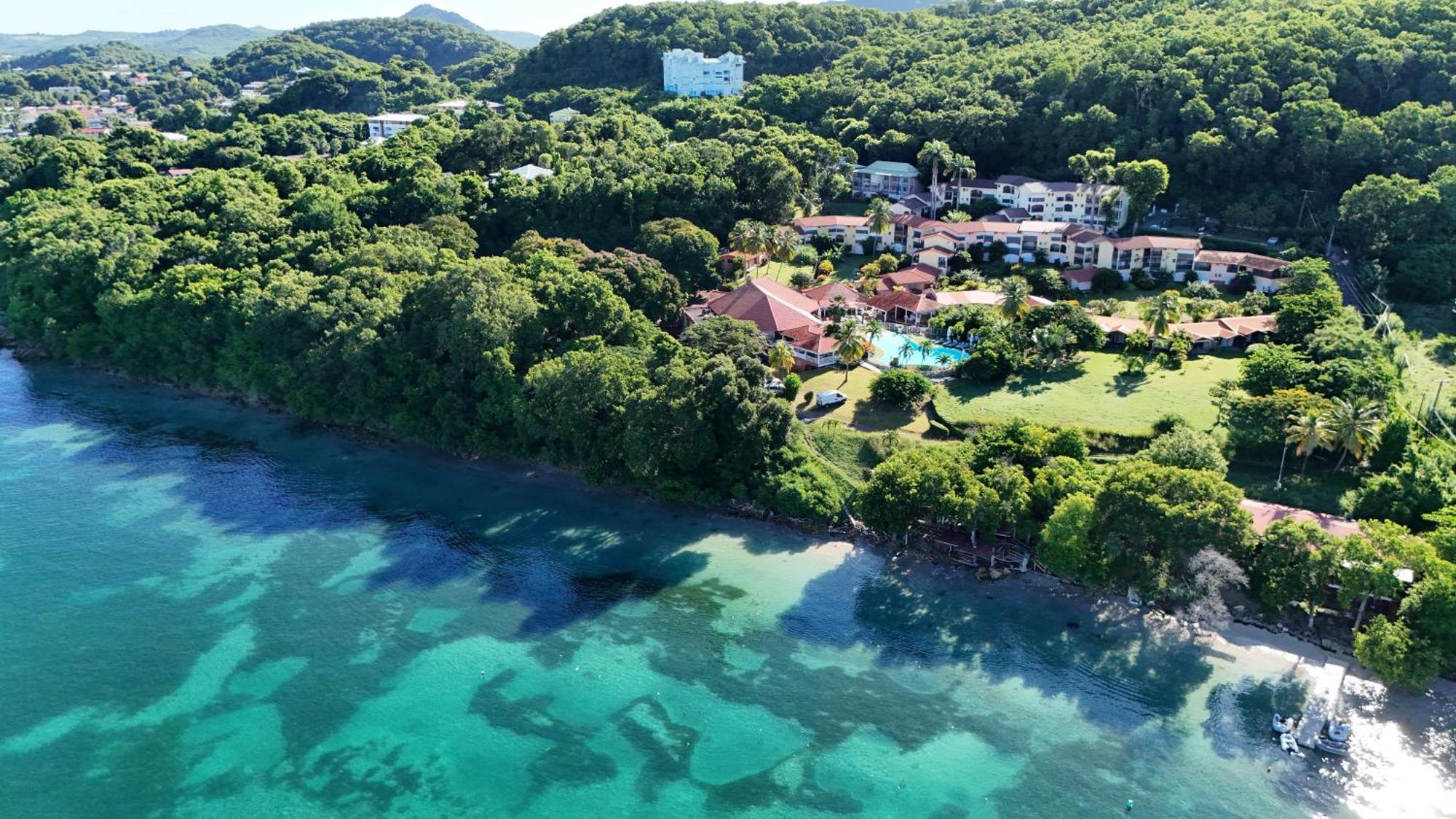 Les Pieds Dans L'eau Avec Base De Loisir Dans Un Lieu Idyllique- The B-caritan Sainte-Anne