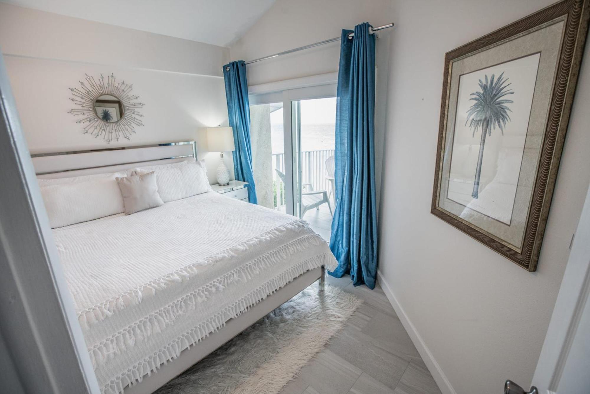 Enjoy Sunsets At Fully Equipped At The *