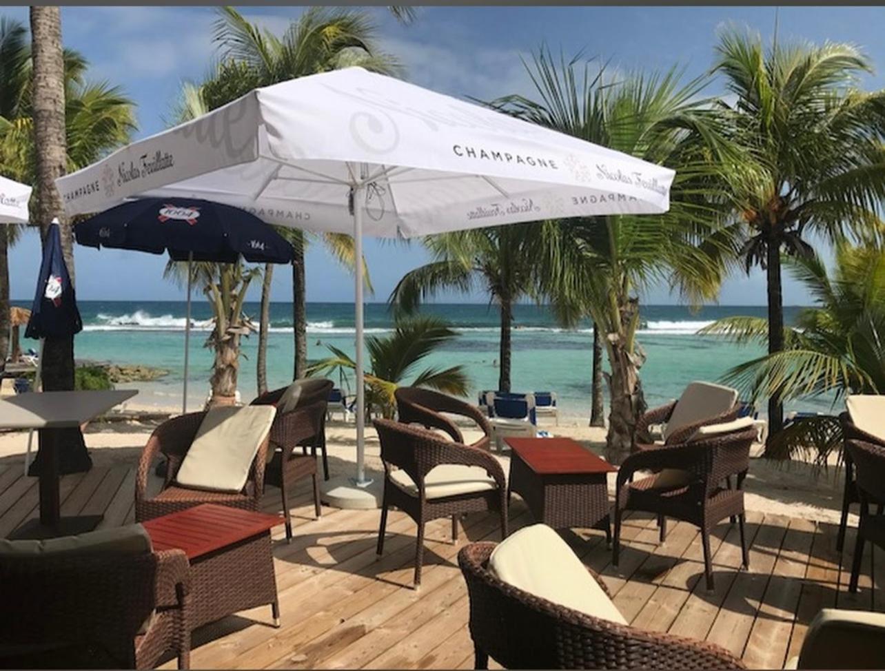 Bord De Avec Piscine - Le Manganao, Saint-francois *