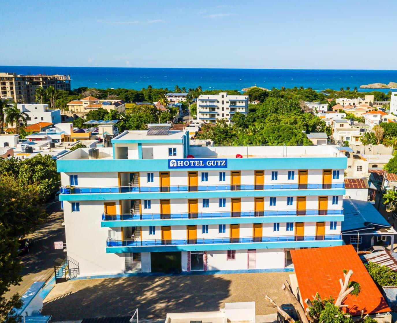 Gutz Hotel *