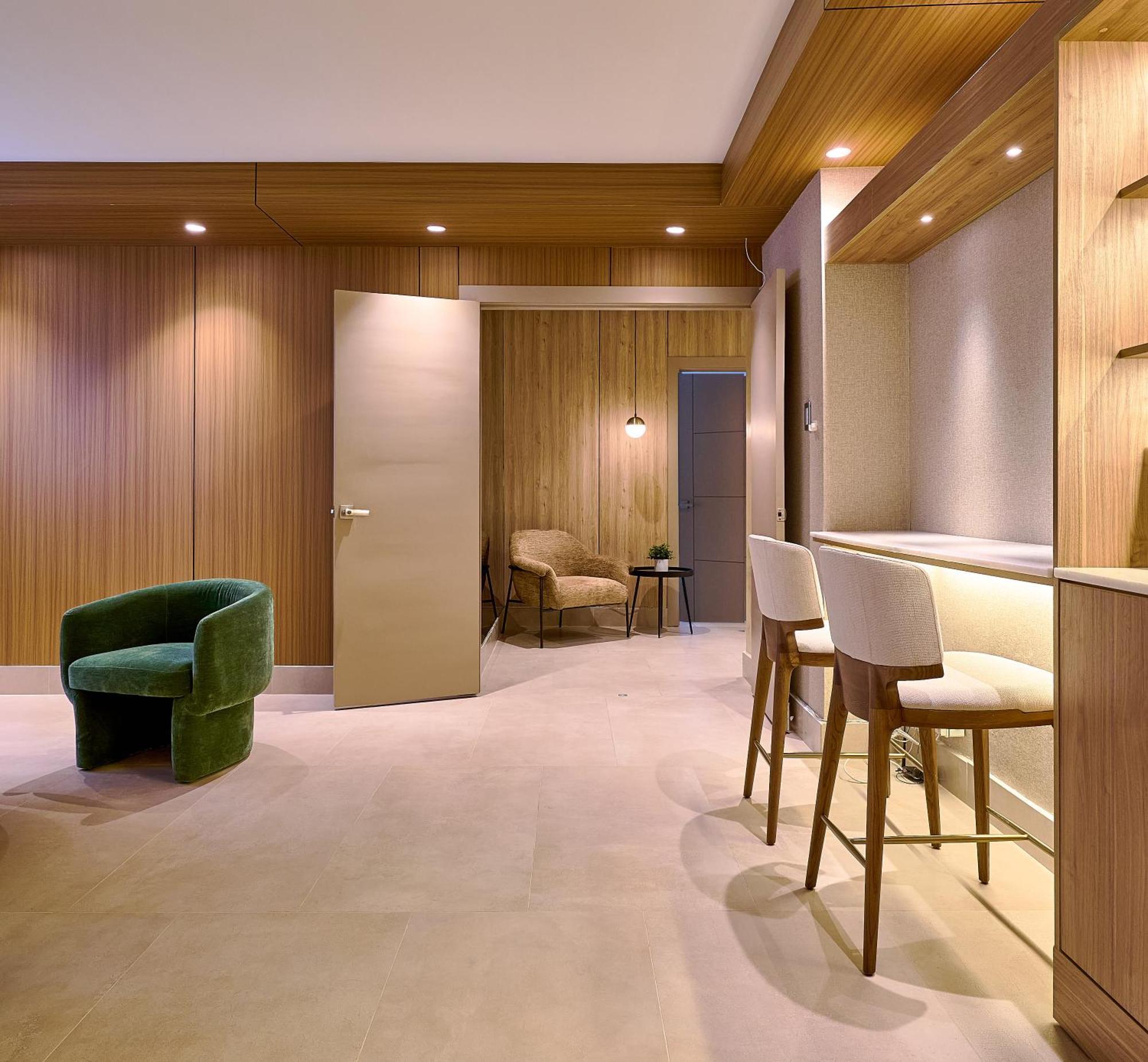 Park Tower Apartment *
