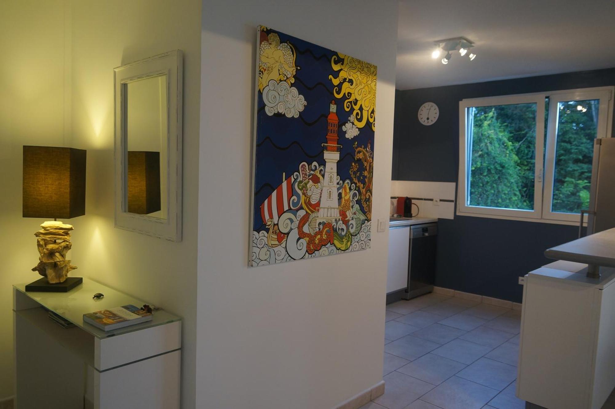 Front De Apartment *