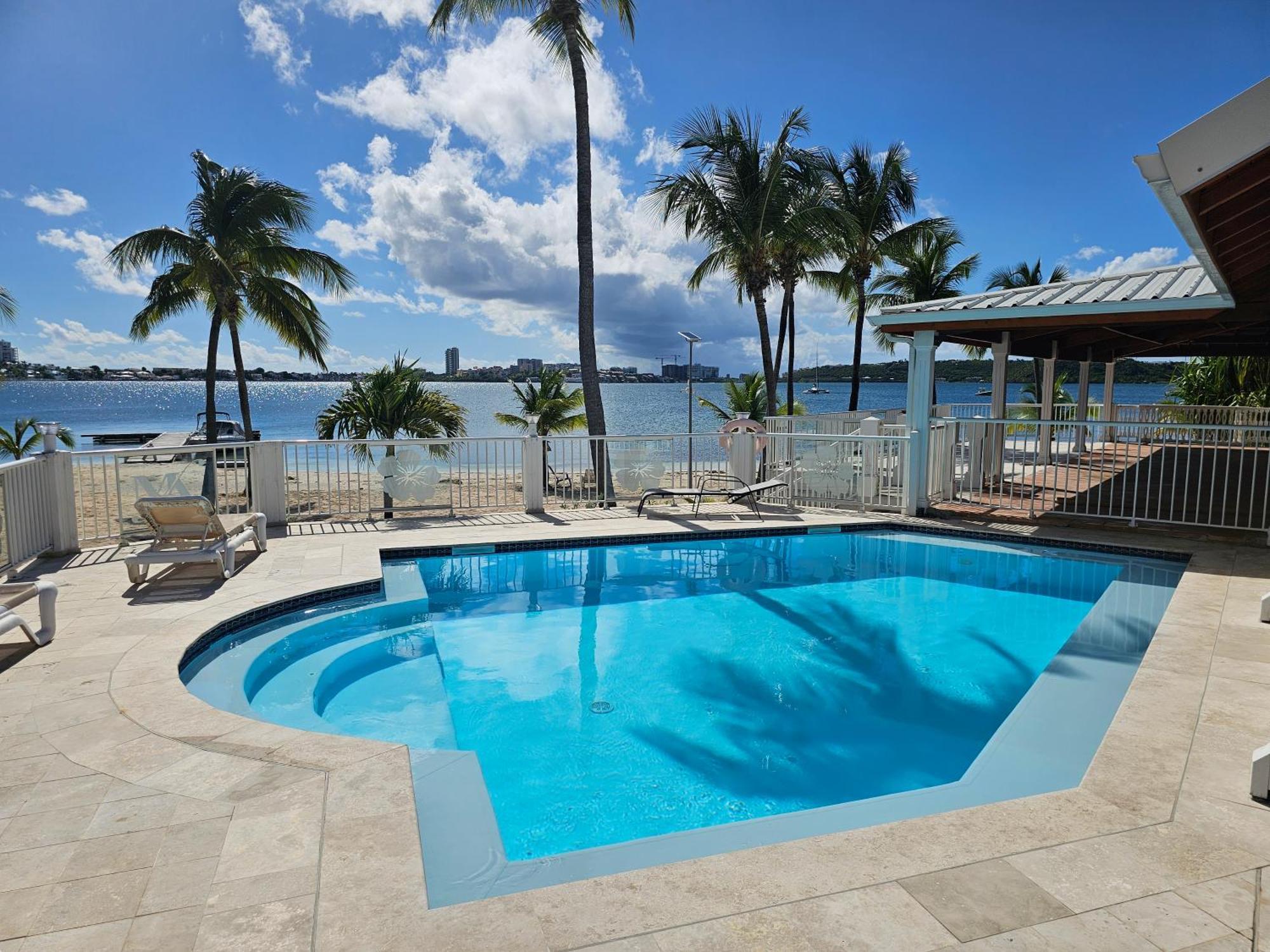 Hoani Sur La Plage, Piscine Apartment Sandy Ground