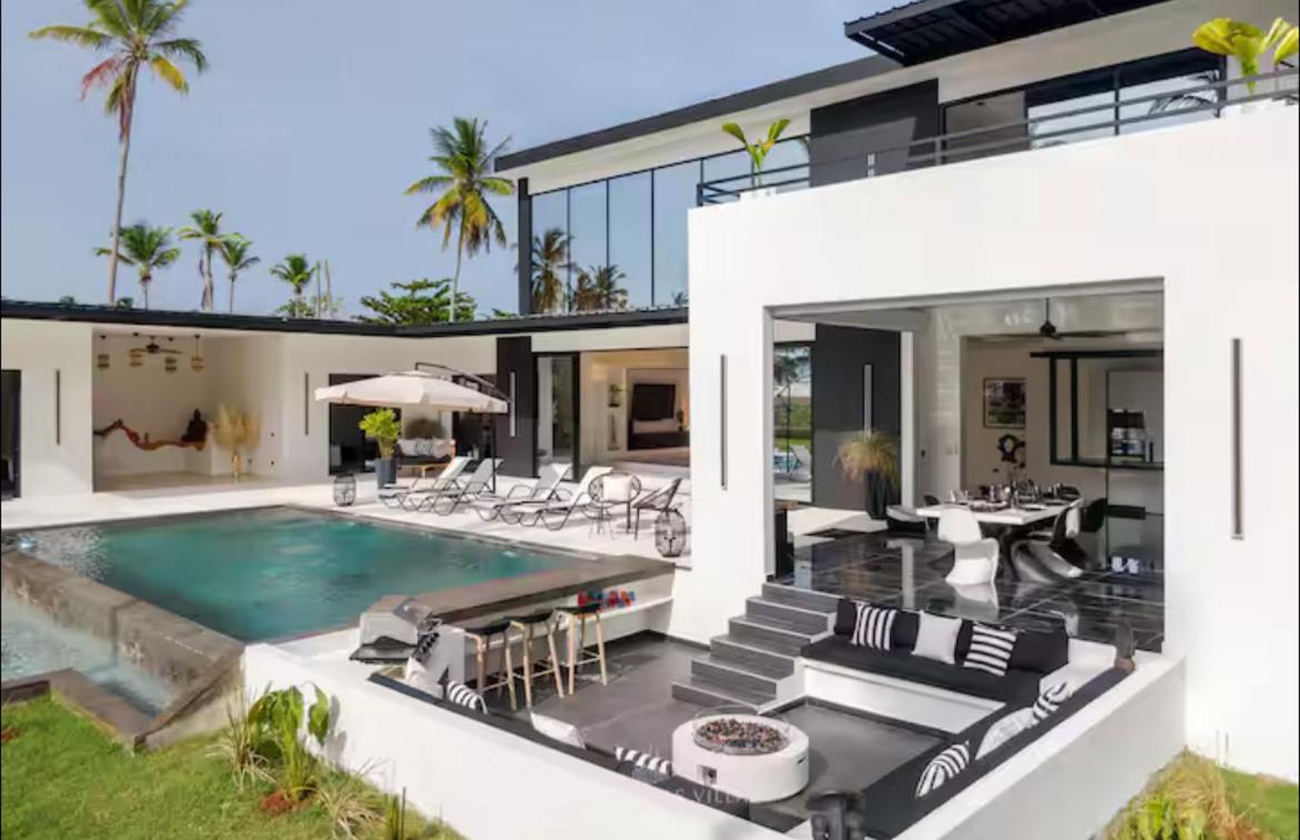 Casa Black And White Frente Al Mar Villa *