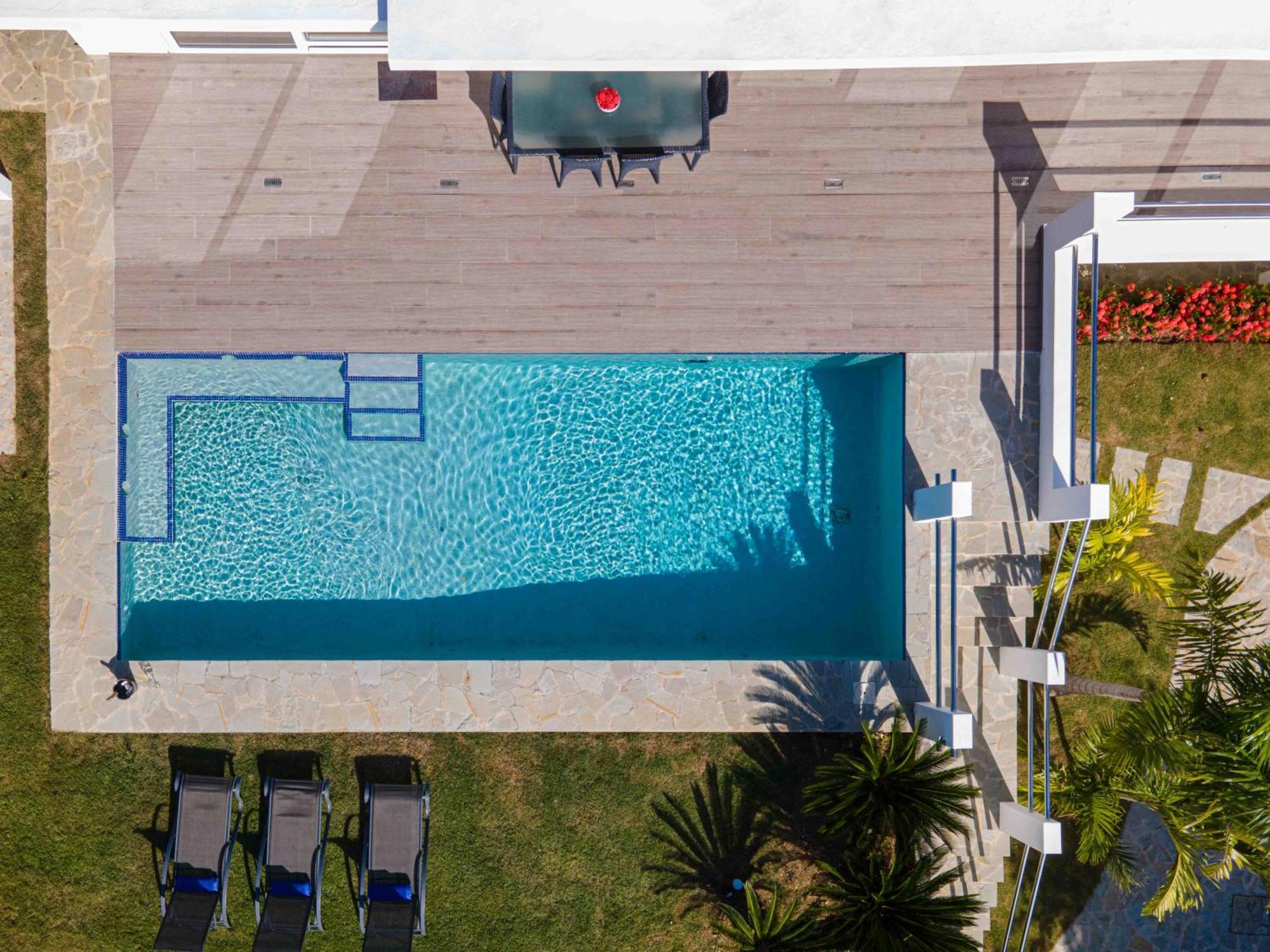 Agua Dulce Villa